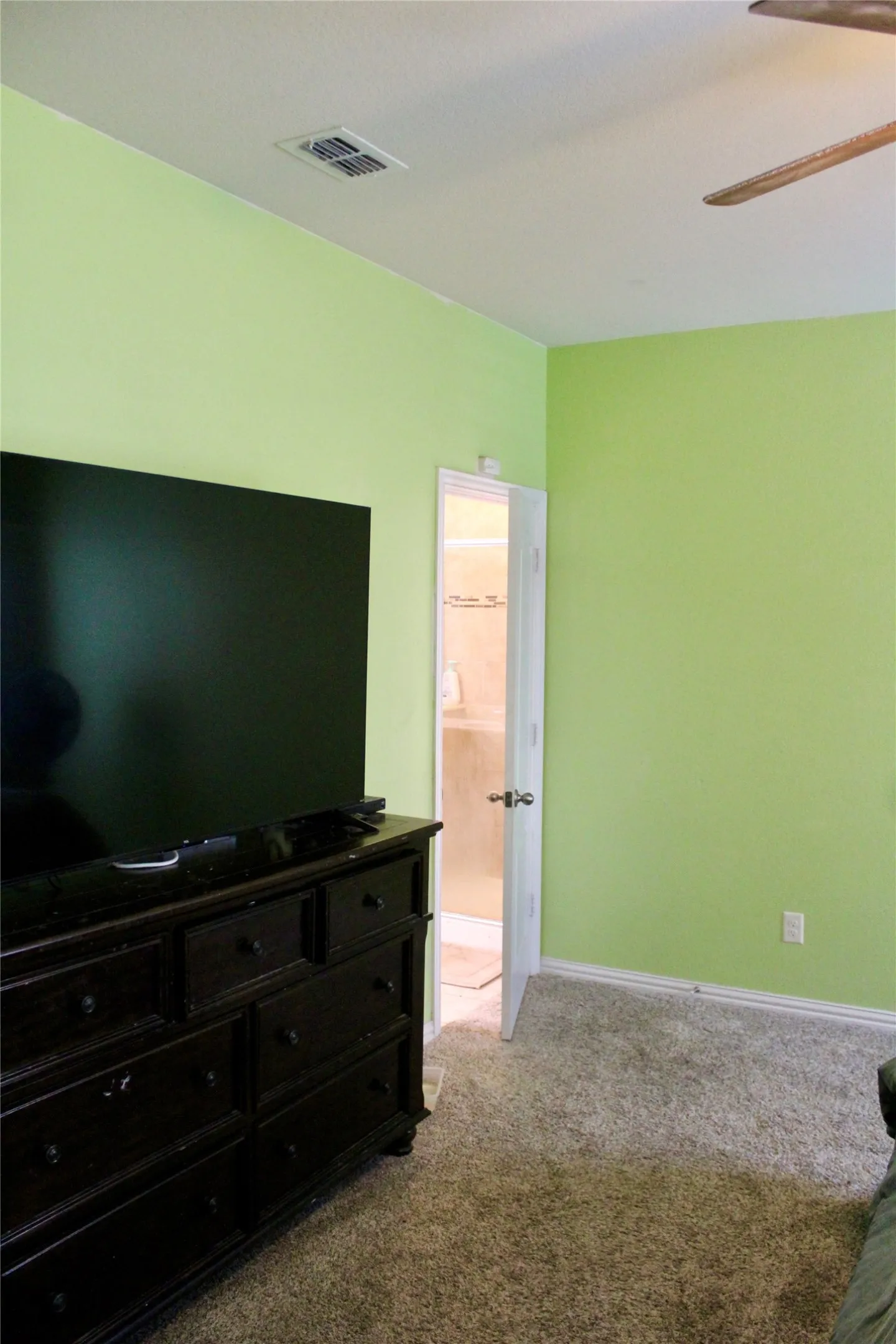 Single Family Residence For Sale in Denton County , 809 Kinghaven Drive, Little Elm, Texas 75068, 4 Bedroom, 2 Bathroom, 2 Garage spaces, 2,025 Sqft, built in 2016, mls#21366101, Real Estate Agent in Little Elm, Homes For Sale in Denton county, Homes For Sale in Little Elm, Realtor in Little Elm Texas, Real Estate Brokerage Independent Realty Texas, Luminita Cordes Realtor