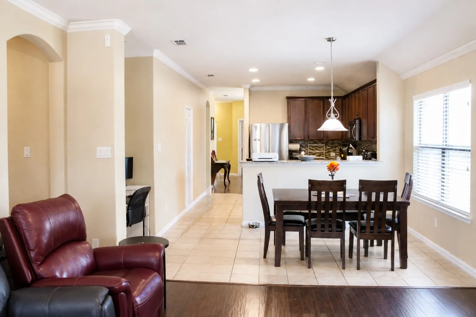 Single Family Residence For Sale in Denton County , 809 Kinghaven Drive, Little Elm, Texas 75068, 4 Bedroom, 2 Bathroom, 2 Garage spaces, 2,025 Sqft, built in 2016, mls#21366101, Real Estate Agent in Little Elm, Homes For Sale in Denton county, Homes For Sale in Little Elm, Realtor in Little Elm Texas, Real Estate Brokerage Independent Realty Texas, Luminita Cordes Realtor