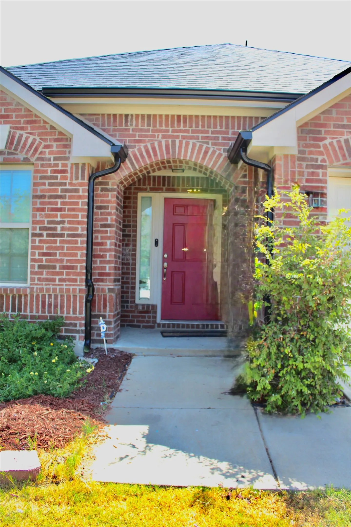 Single Family Residence For Sale in Denton County , 809 Kinghaven Drive, Little Elm, Texas 75068, 4 Bedroom, 2 Bathroom, 2 Garage spaces, 2,025 Sqft, built in 2016, mls#21366101, Real Estate Agent in Little Elm, Homes For Sale in Denton county, Homes For Sale in Little Elm, Realtor in Little Elm Texas, Real Estate Brokerage Independent Realty Texas, Luminita Cordes Realtor