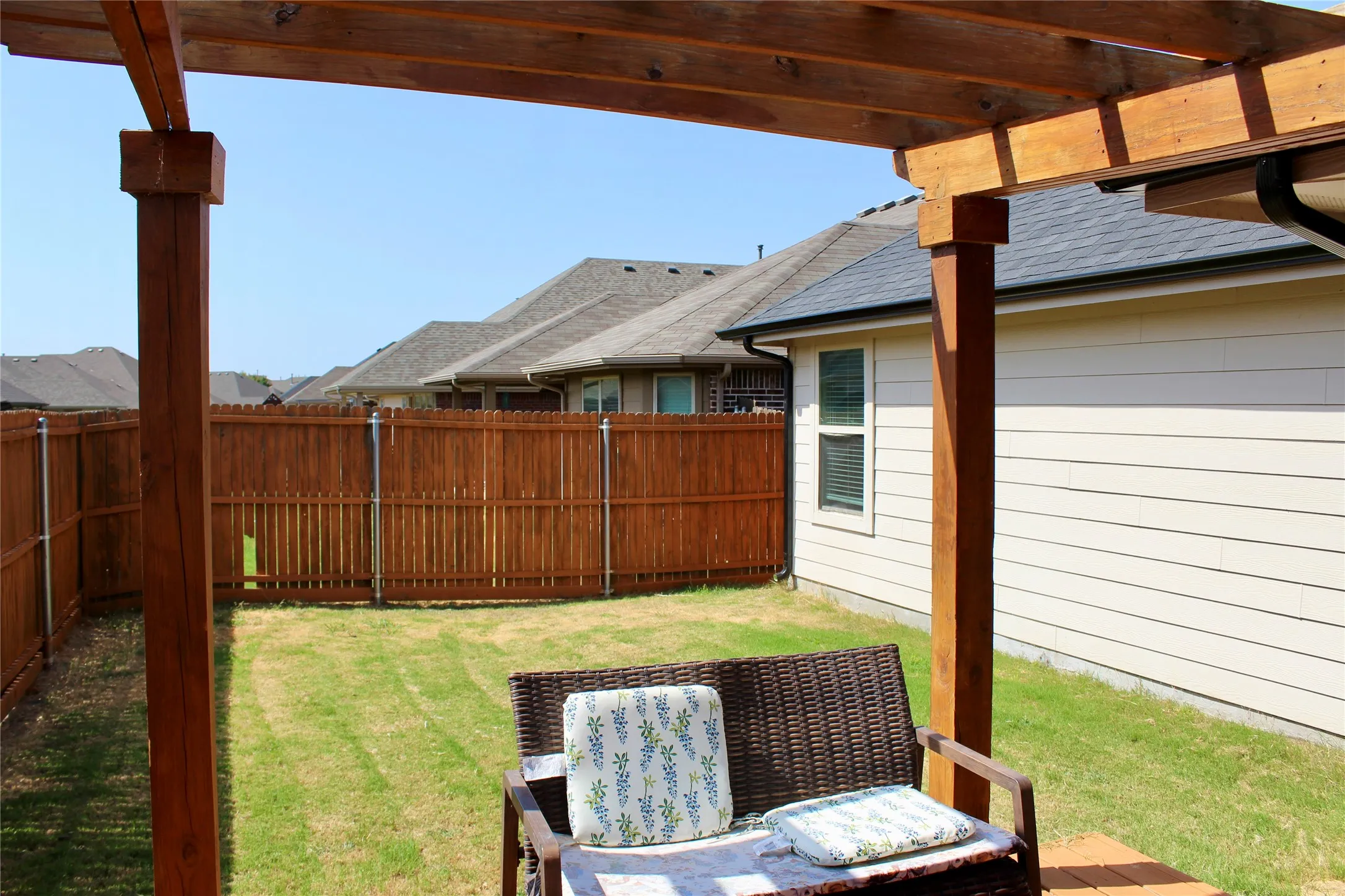 Single Family Residence For Sale in Denton County , 809 Kinghaven Drive, Little Elm, Texas 75068, 4 Bedroom, 2 Bathroom, 2 Garage spaces, 2,025 Sqft, built in 2016, mls#21366101, Real Estate Agent in Little Elm, Homes For Sale in Denton county, Homes For Sale in Little Elm, Realtor in Little Elm Texas, Real Estate Brokerage Independent Realty Texas, Luminita Cordes Realtor