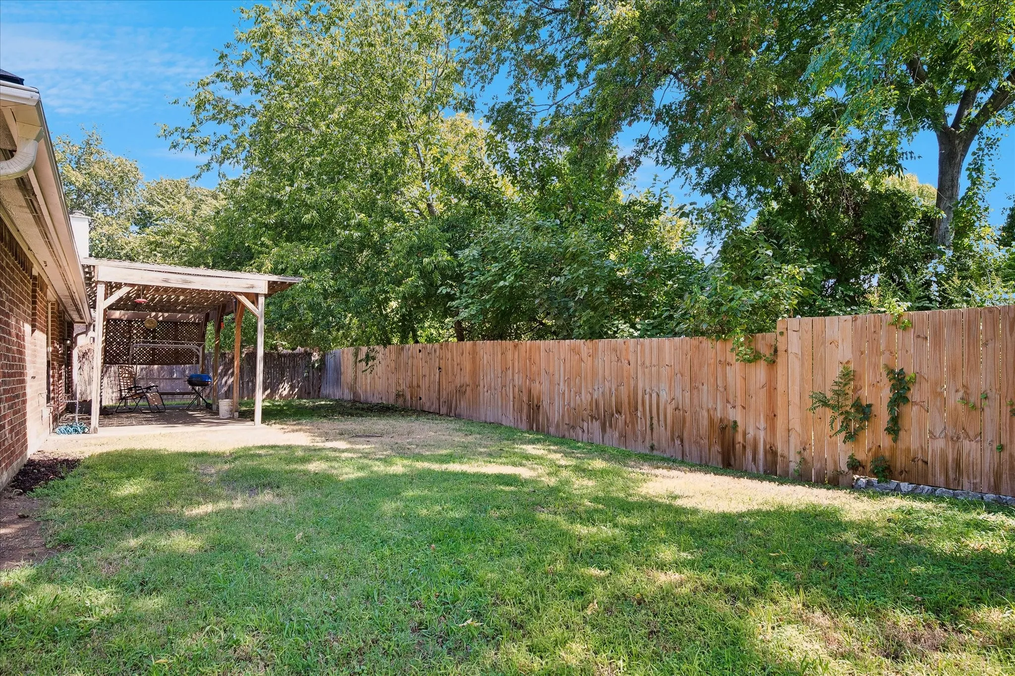 Single Family Residence For Sale in Dallas County , 3406 Harbor Pointe Drive, Rowlett, Texas 75088, 4 Bedroom, 2 Bathroom, 2 Garage spaces, 2,576 Sqft, built in 1998, mls#21366963, Real Estate Agent in Rowlett, Homes For Sale in Dallas county, Homes For Sale in Rowlett, Realtor in Rowlett Texas, Real Estate Brokerage Independent Realty Texas, Luminita Cordes Realtor