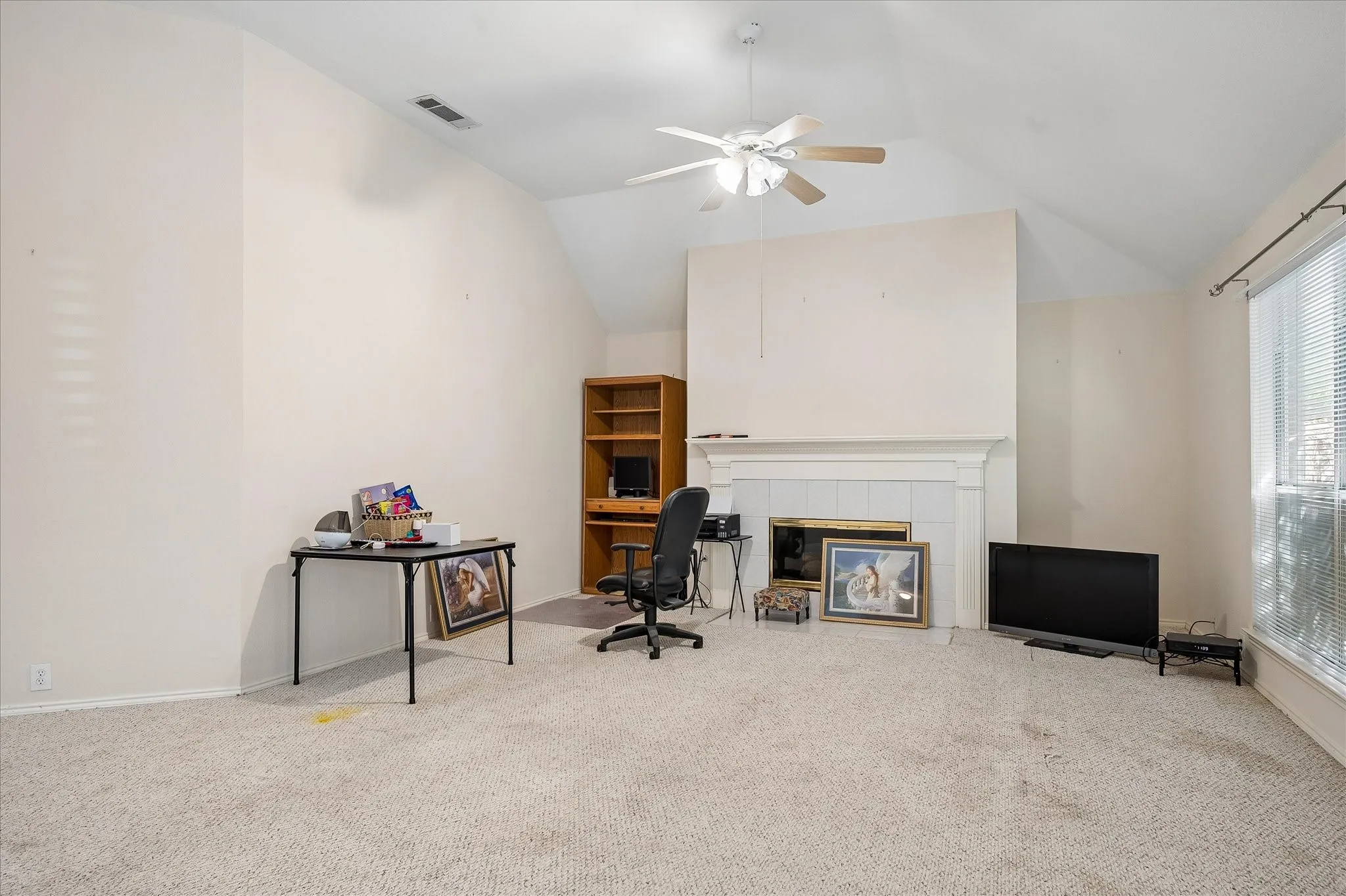 Single Family Residence For Sale in Dallas County , 3406 Harbor Pointe Drive, Rowlett, Texas 75088, 4 Bedroom, 2 Bathroom, 2 Garage spaces, 2,576 Sqft, built in 1998, mls#21366963, Real Estate Agent in Rowlett, Homes For Sale in Dallas county, Homes For Sale in Rowlett, Realtor in Rowlett Texas, Real Estate Brokerage Independent Realty Texas, Luminita Cordes Realtor