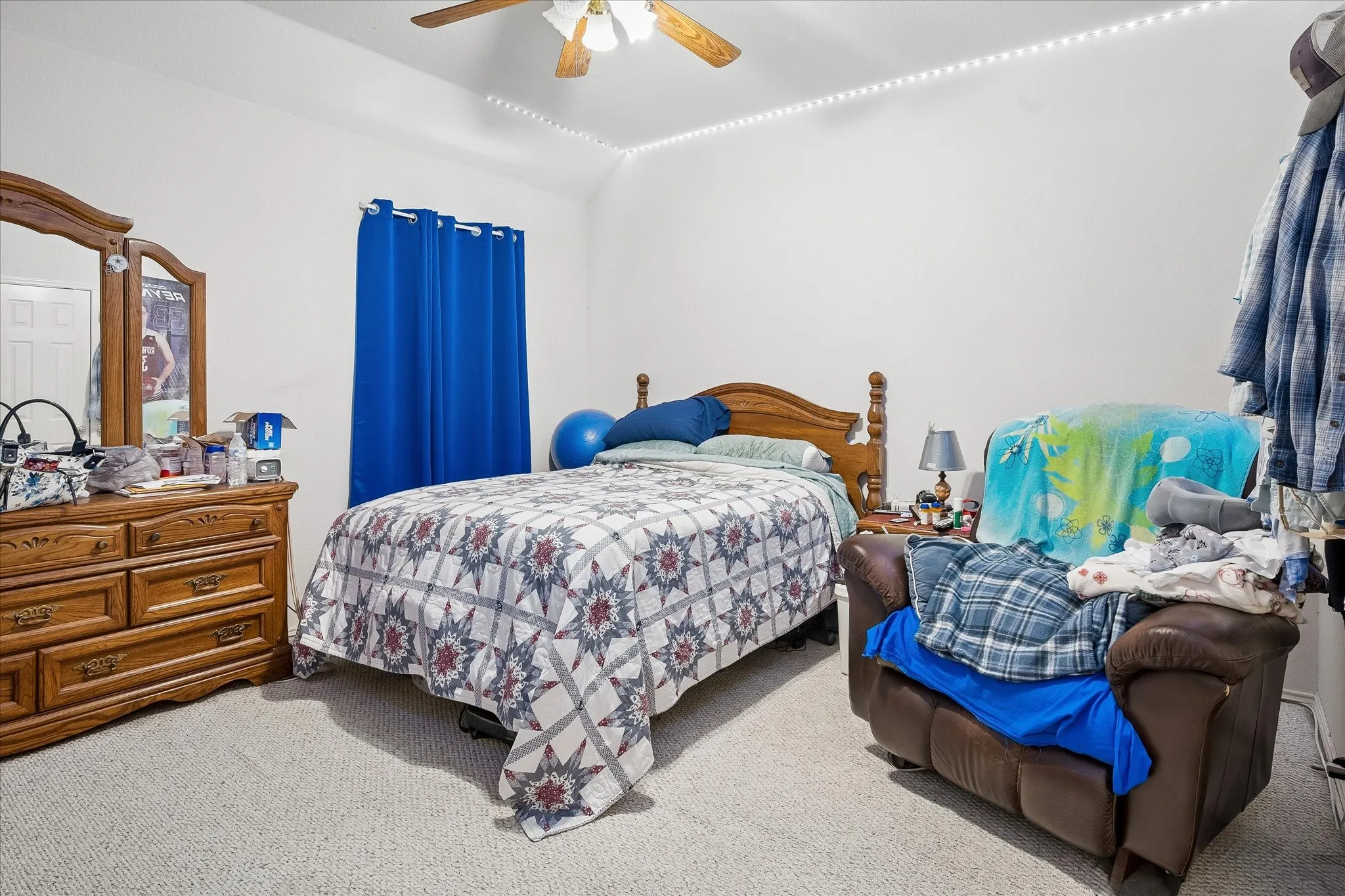 Single Family Residence For Sale in Dallas County , 3406 Harbor Pointe Drive, Rowlett, Texas 75088, 4 Bedroom, 2 Bathroom, 2 Garage spaces, 2,576 Sqft, built in 1998, mls#21366963, Real Estate Agent in Rowlett, Homes For Sale in Dallas county, Homes For Sale in Rowlett, Realtor in Rowlett Texas, Real Estate Brokerage Independent Realty Texas, Luminita Cordes Realtor