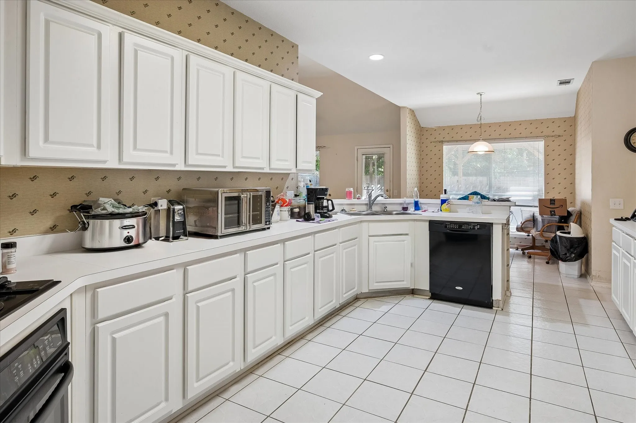 Single Family Residence For Sale in Dallas County , 3406 Harbor Pointe Drive, Rowlett, Texas 75088, 4 Bedroom, 2 Bathroom, 2 Garage spaces, 2,576 Sqft, built in 1998, mls#21366963, Real Estate Agent in Rowlett, Homes For Sale in Dallas county, Homes For Sale in Rowlett, Realtor in Rowlett Texas, Real Estate Brokerage Independent Realty Texas, Luminita Cordes Realtor
