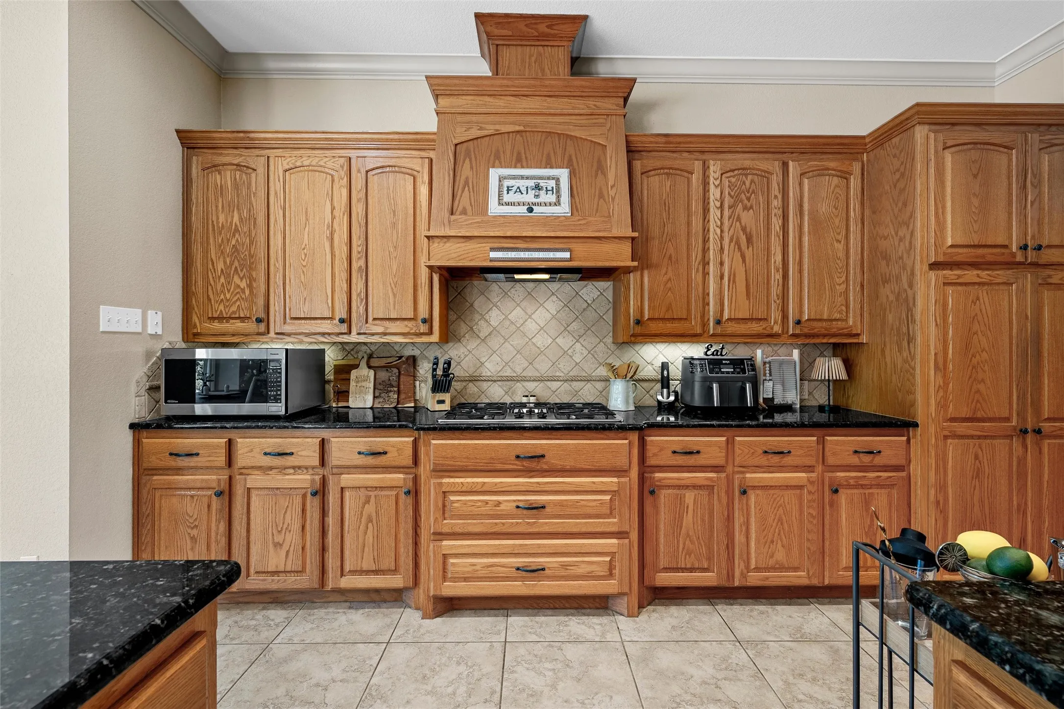 Single Family Residence For Sale in Mc Lennan County , 200 Johanne Point Road, Bruceville Eddy, Texas 76524, 5 Bedroom, 4 Bathroom, 2 Garage spaces, 3,137 Sqft, built in 2004, mls#21366966, Real Estate Agent in Bruceville Eddy, Homes For Sale in Mc Lennan county, Homes For Sale in Bruceville Eddy, Realtor in Bruceville Eddy Texas, Real Estate Brokerage Independent Realty Texas, Luminita Cordes Realtor