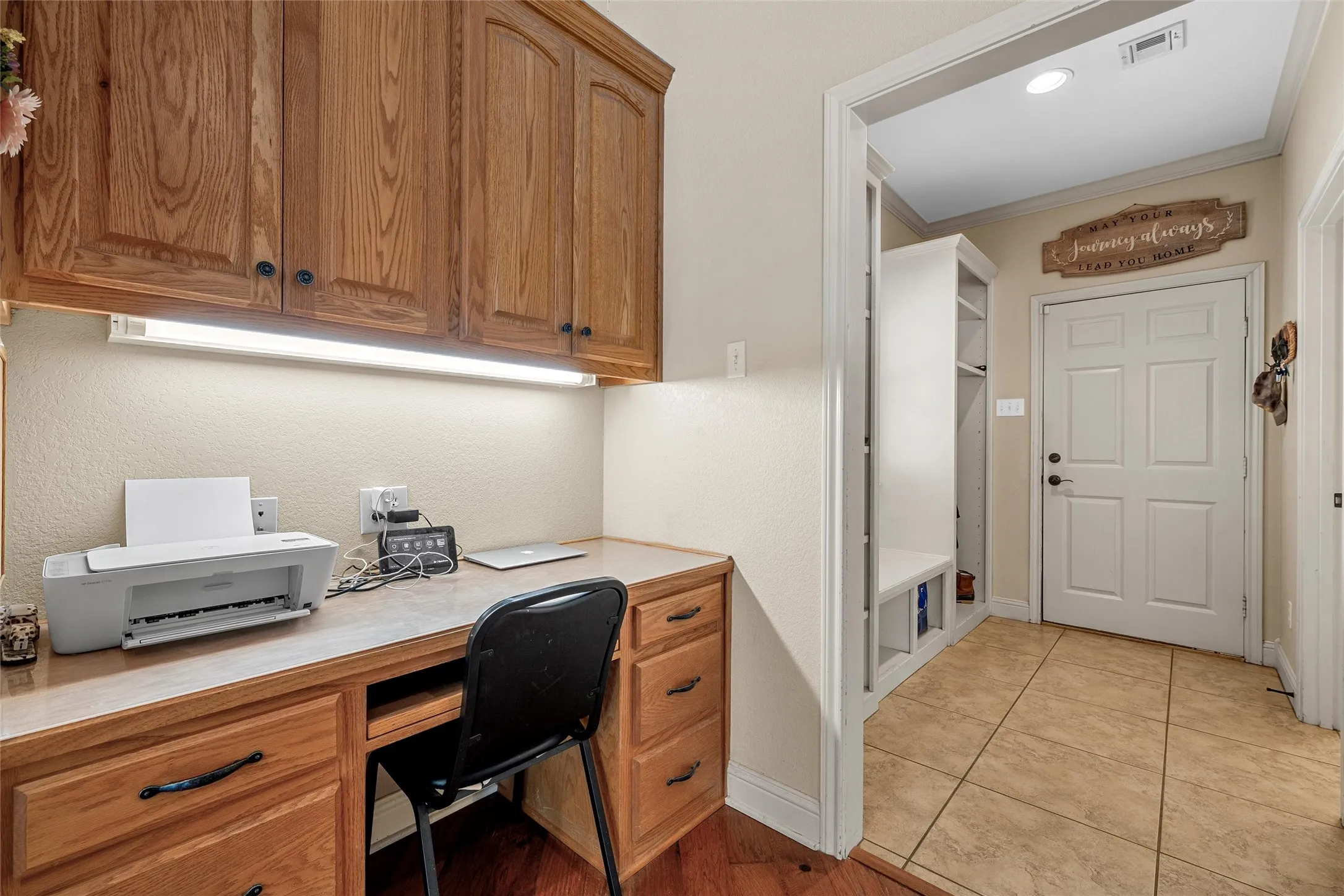 Single Family Residence For Sale in Mc Lennan County , 200 Johanne Point Road, Bruceville Eddy, Texas 76524, 5 Bedroom, 4 Bathroom, 2 Garage spaces, 3,137 Sqft, built in 2004, mls#21366966, Real Estate Agent in Bruceville Eddy, Homes For Sale in Mc Lennan county, Homes For Sale in Bruceville Eddy, Realtor in Bruceville Eddy Texas, Real Estate Brokerage Independent Realty Texas, Luminita Cordes Realtor