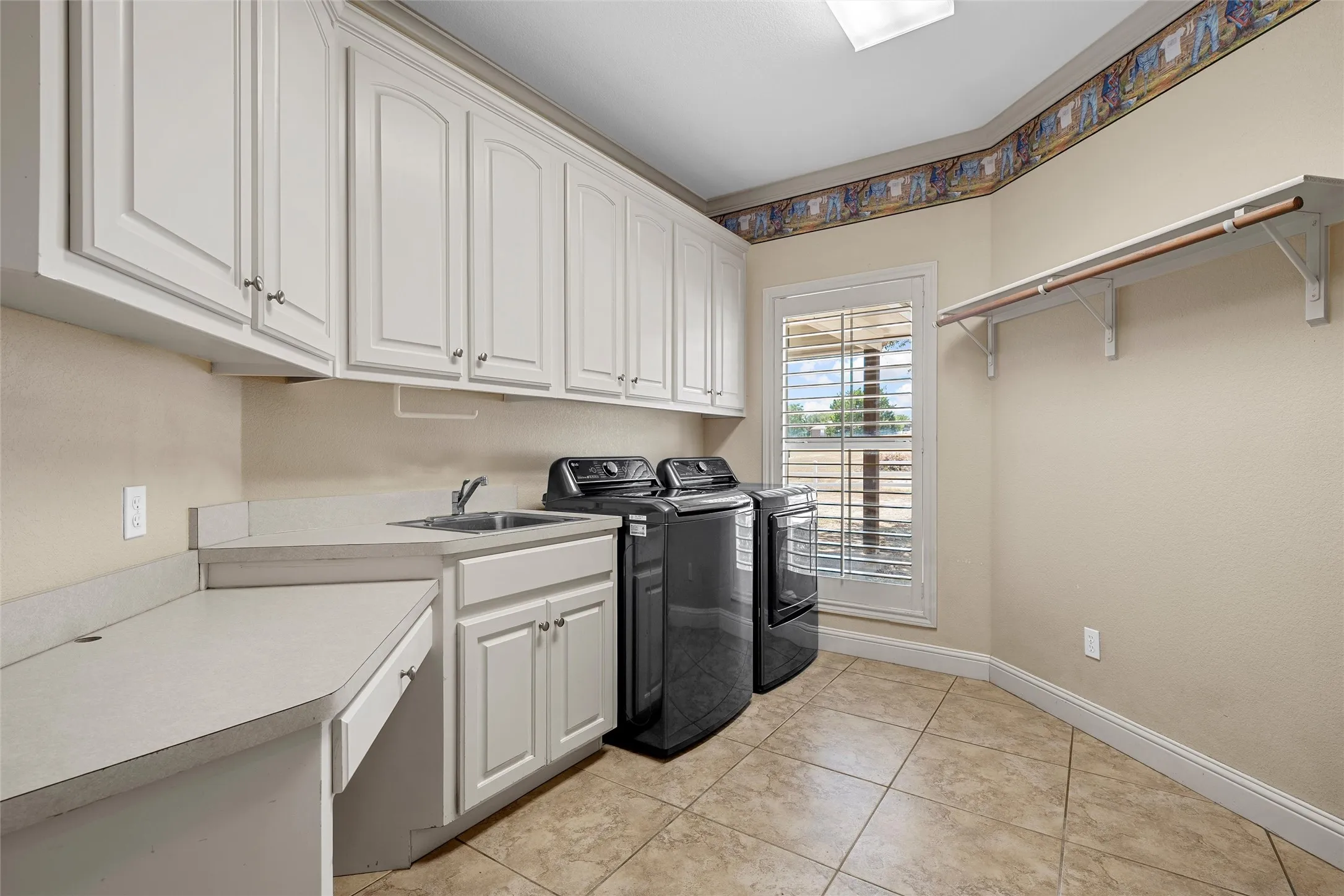 Single Family Residence For Sale in Mc Lennan County , 200 Johanne Point Road, Bruceville Eddy, Texas 76524, 5 Bedroom, 4 Bathroom, 2 Garage spaces, 3,137 Sqft, built in 2004, mls#21366966, Real Estate Agent in Bruceville Eddy, Homes For Sale in Mc Lennan county, Homes For Sale in Bruceville Eddy, Realtor in Bruceville Eddy Texas, Real Estate Brokerage Independent Realty Texas, Luminita Cordes Realtor