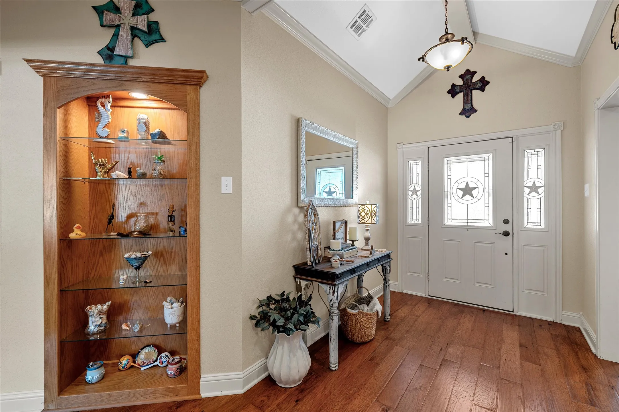 Single Family Residence For Sale in Mc Lennan County , 200 Johanne Point Road, Bruceville Eddy, Texas 76524, 5 Bedroom, 4 Bathroom, 2 Garage spaces, 3,137 Sqft, built in 2004, mls#21366966, Real Estate Agent in Bruceville Eddy, Homes For Sale in Mc Lennan county, Homes For Sale in Bruceville Eddy, Realtor in Bruceville Eddy Texas, Real Estate Brokerage Independent Realty Texas, Luminita Cordes Realtor