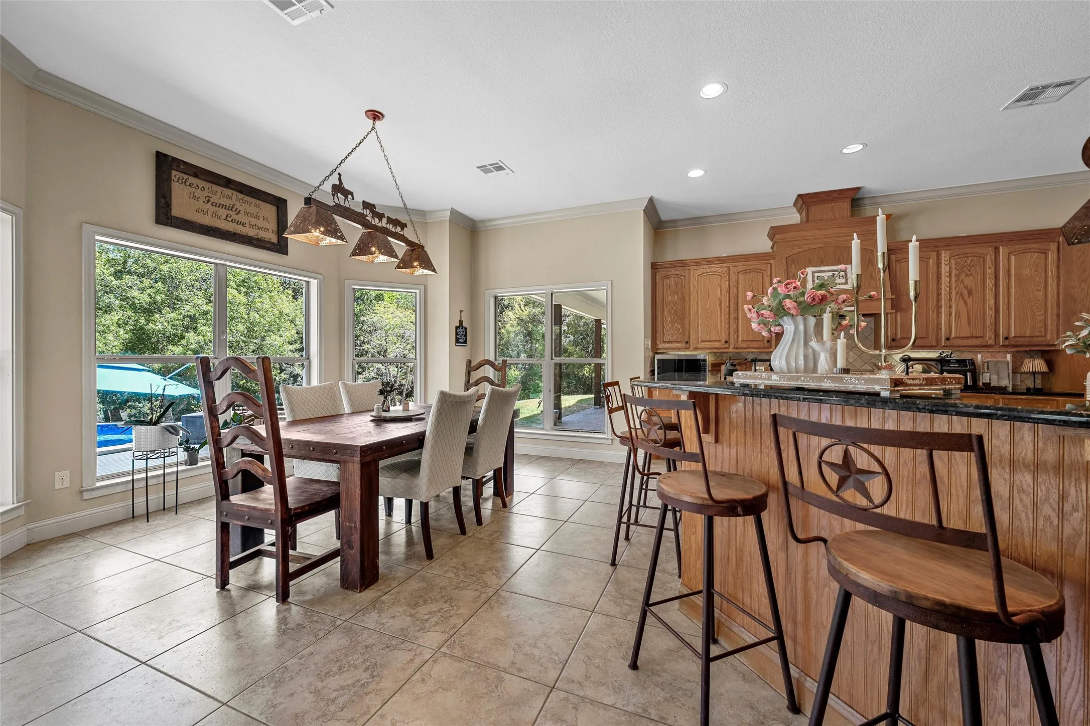 Single Family Residence For Sale in Mc Lennan County , 200 Johanne Point Road, Bruceville Eddy, Texas 76524, 5 Bedroom, 4 Bathroom, 2 Garage spaces, 3,137 Sqft, built in 2004, mls#21366966, Real Estate Agent in Bruceville Eddy, Homes For Sale in Mc Lennan county, Homes For Sale in Bruceville Eddy, Realtor in Bruceville Eddy Texas, Real Estate Brokerage Independent Realty Texas, Luminita Cordes Realtor