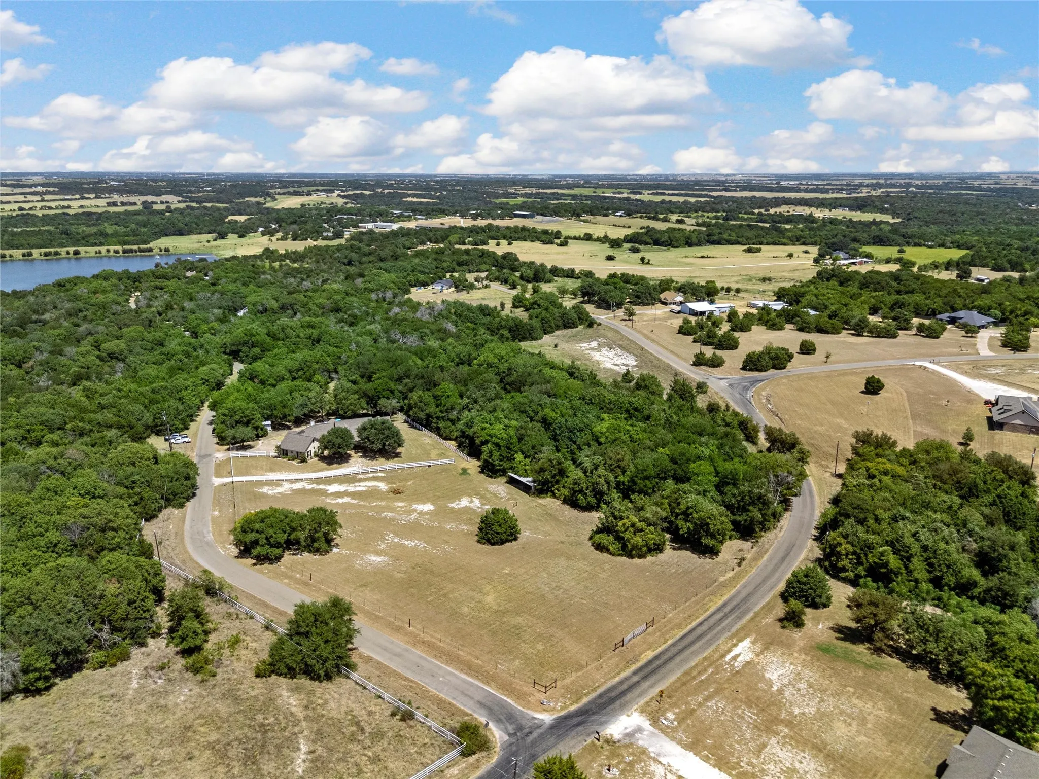 Single Family Residence For Sale in Mc Lennan County , 200 Johanne Point Road, Bruceville Eddy, Texas 76524, 5 Bedroom, 4 Bathroom, 2 Garage spaces, 3,137 Sqft, built in 2004, mls#21366966, Real Estate Agent in Bruceville Eddy, Homes For Sale in Mc Lennan county, Homes For Sale in Bruceville Eddy, Realtor in Bruceville Eddy Texas, Real Estate Brokerage Independent Realty Texas, Luminita Cordes Realtor