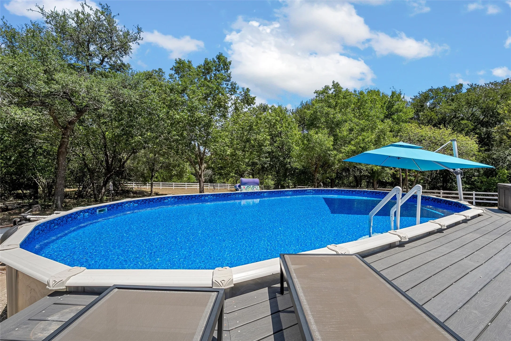Single Family Residence For Sale in Mc Lennan County , 200 Johanne Point Road, Bruceville Eddy, Texas 76524, 5 Bedroom, 4 Bathroom, 2 Garage spaces, 3,137 Sqft, built in 2004, mls#21366966, Real Estate Agent in Bruceville Eddy, Homes For Sale in Mc Lennan county, Homes For Sale in Bruceville Eddy, Realtor in Bruceville Eddy Texas, Real Estate Brokerage Independent Realty Texas, Luminita Cordes Realtor