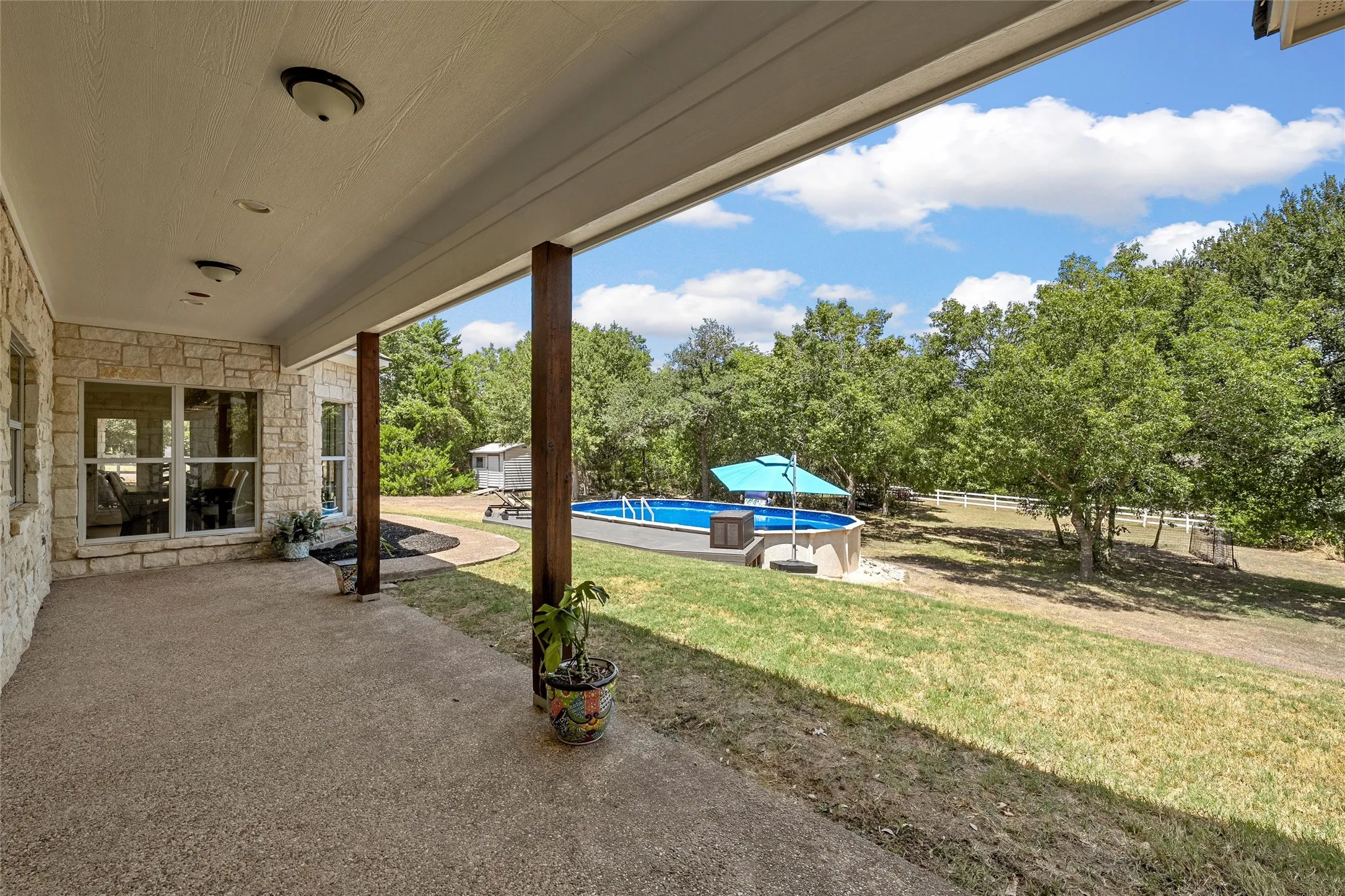 Single Family Residence For Sale in Mc Lennan County , 200 Johanne Point Road, Bruceville Eddy, Texas 76524, 5 Bedroom, 4 Bathroom, 2 Garage spaces, 3,137 Sqft, built in 2004, mls#21366966, Real Estate Agent in Bruceville Eddy, Homes For Sale in Mc Lennan county, Homes For Sale in Bruceville Eddy, Realtor in Bruceville Eddy Texas, Real Estate Brokerage Independent Realty Texas, Luminita Cordes Realtor