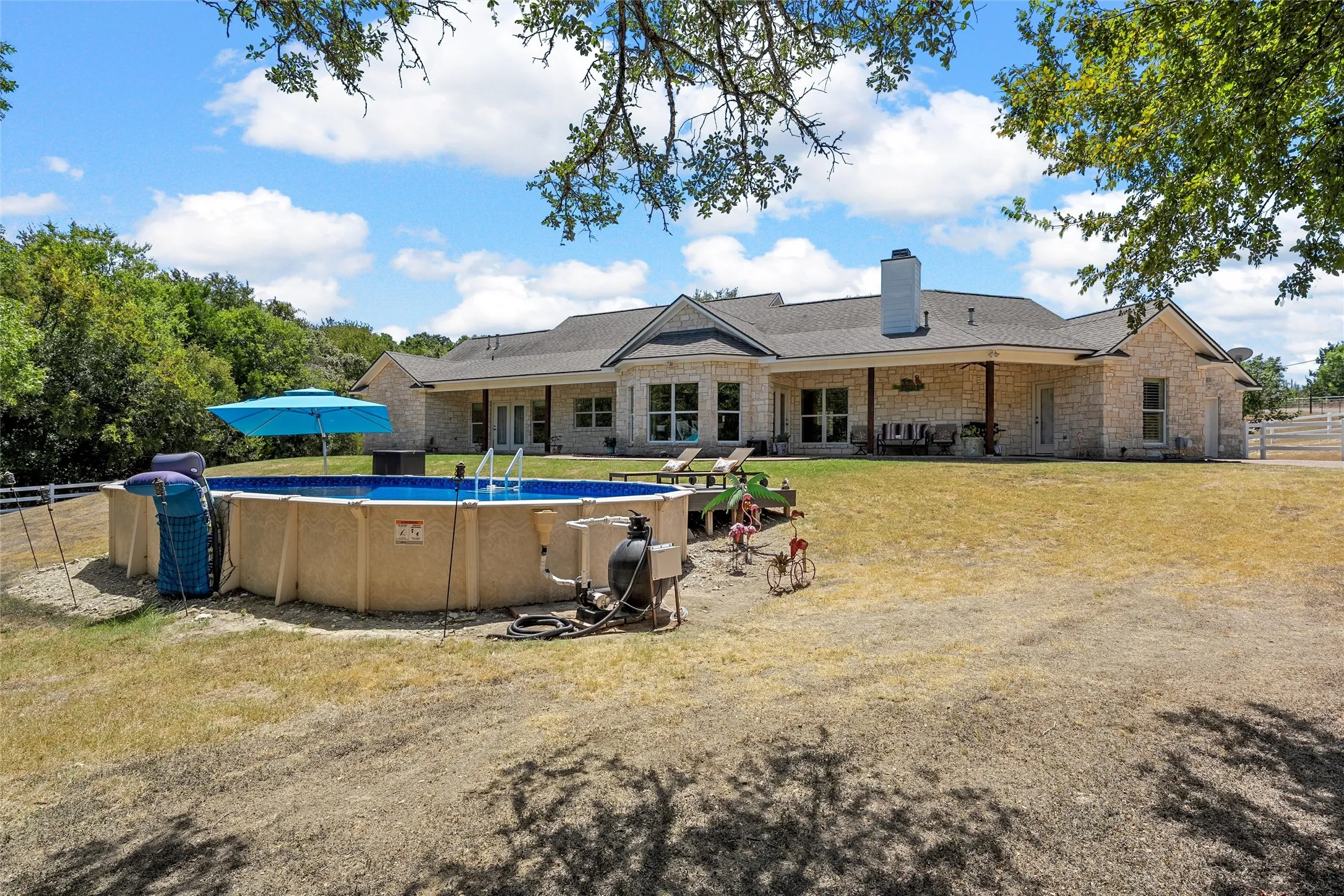Single Family Residence For Sale in Mc Lennan County , 200 Johanne Point Road, Bruceville Eddy, Texas 76524, 5 Bedroom, 4 Bathroom, 2 Garage spaces, 3,137 Sqft, built in 2004, mls#21366966, Real Estate Agent in Bruceville Eddy, Homes For Sale in Mc Lennan county, Homes For Sale in Bruceville Eddy, Realtor in Bruceville Eddy Texas, Real Estate Brokerage Independent Realty Texas, Luminita Cordes Realtor