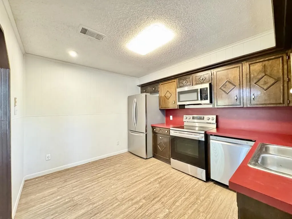 Single Family Residence For Sale in Henderson County , 120 Nautical Road, Gun Barrel City, Texas 75156, 2 Bedroom, 2 Bathroom, 2 Garage spaces, 1,032 Sqft, built in 1972, mls#21366984, Real Estate Agent in Gun Barrel City, Homes For Sale in Henderson county, Homes For Sale in Gun Barrel City, Realtor in Gun Barrel City Texas, Real Estate Brokerage Independent Realty Texas, Luminita Cordes Realtor