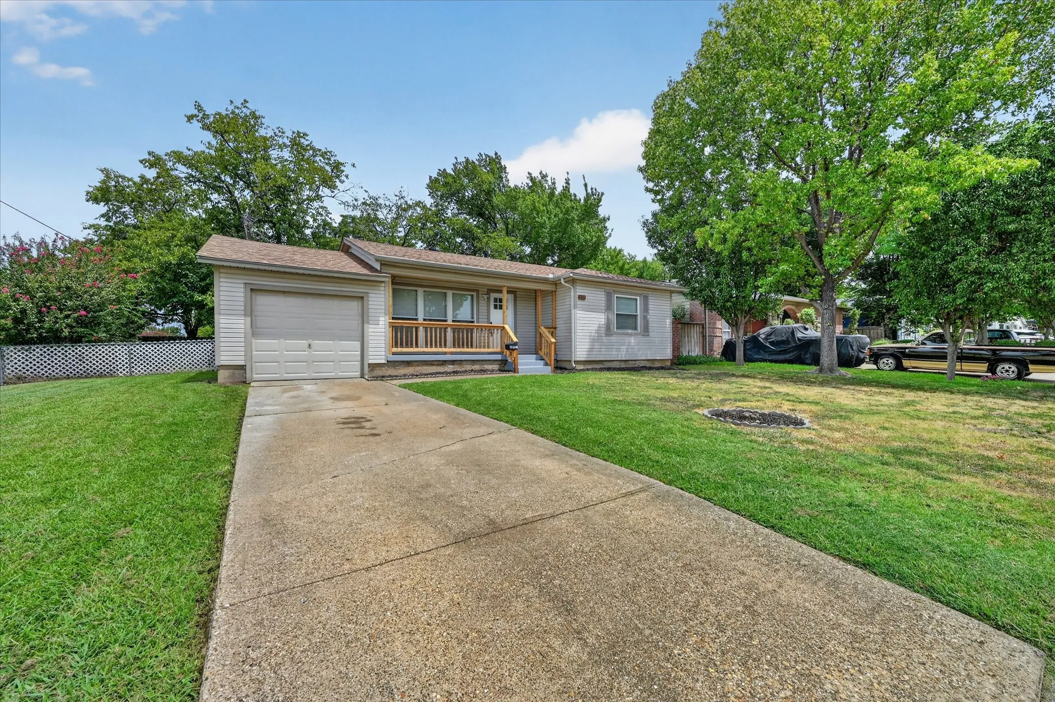 Single Family Residence For Sale in Dallas County , 2323 Morgan Street, Irving, Texas 75062, 3 Bedroom, 1 Bathroom, 1 Garage spaces, 1,012 Sqft, built in 1956, mls#21366961, Real Estate Agent in Irving, Homes For Sale in Dallas county, Homes For Sale in Irving, Realtor in Irving Texas, Real Estate Brokerage Independent Realty Texas, Luminita Cordes Realtor