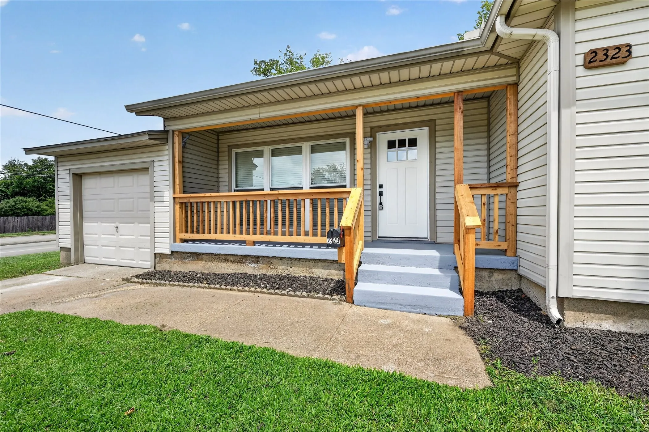 Single Family Residence For Sale in Dallas County , 2323 Morgan Street, Irving, Texas 75062, 3 Bedroom, 1 Bathroom, 1 Garage spaces, 1,012 Sqft, built in 1956, mls#21366961, Real Estate Agent in Irving, Homes For Sale in Dallas county, Homes For Sale in Irving, Realtor in Irving Texas, Real Estate Brokerage Independent Realty Texas, Luminita Cordes Realtor