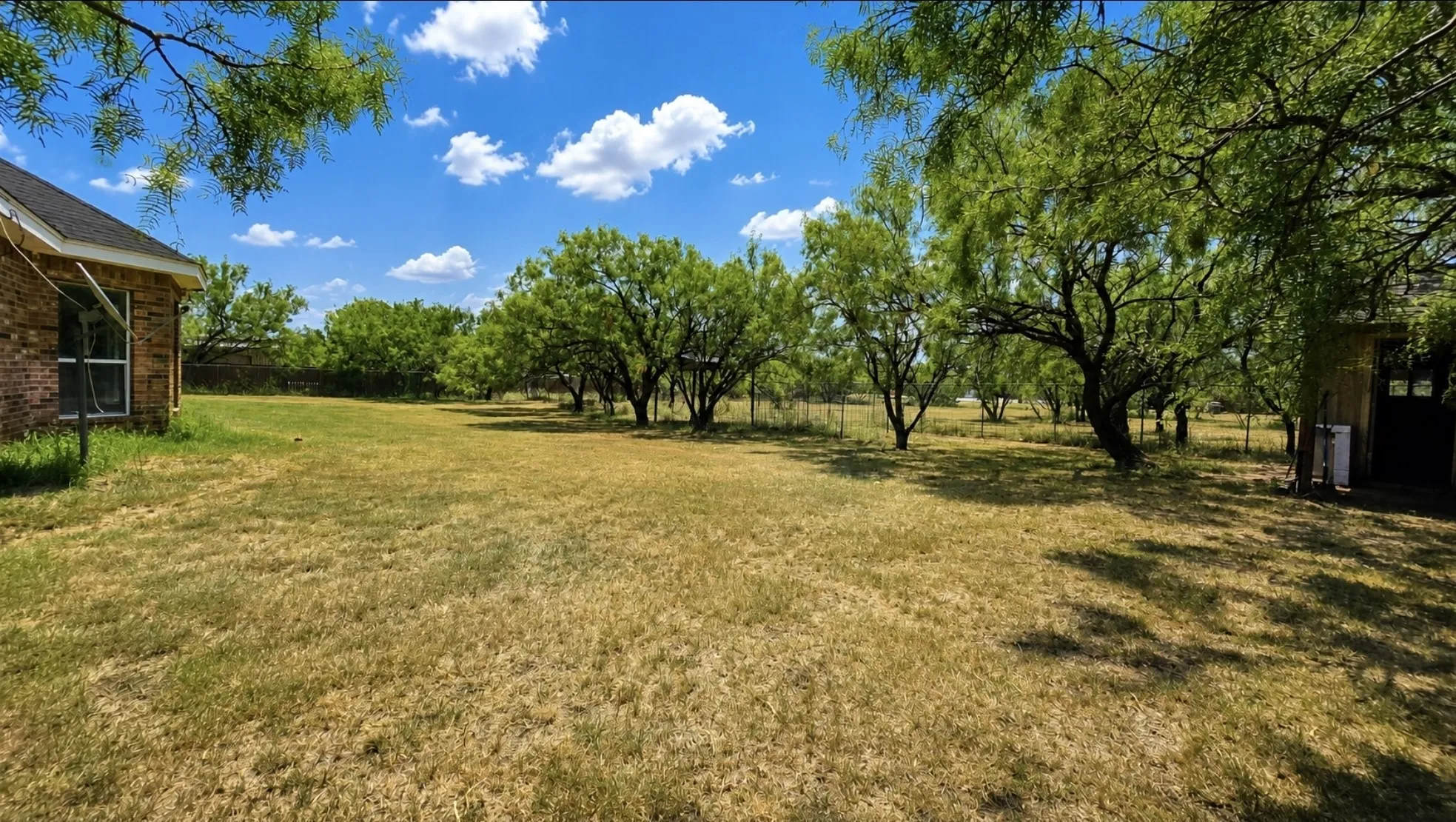 Single Family Residence For Sale in Taylor County , 1645 Colony Hill Road, Abilene, Texas 79602, 3 Bedroom, 3 Bathroom, 2 Garage spaces, 2,544 Sqft, built in 2004, mls#21360514, Real Estate Agent in Abilene, Homes For Sale in Taylor county, Homes For Sale in Abilene, Realtor in Abilene Texas, Real Estate Brokerage Independent Realty Texas, Luminita Cordes Realtor