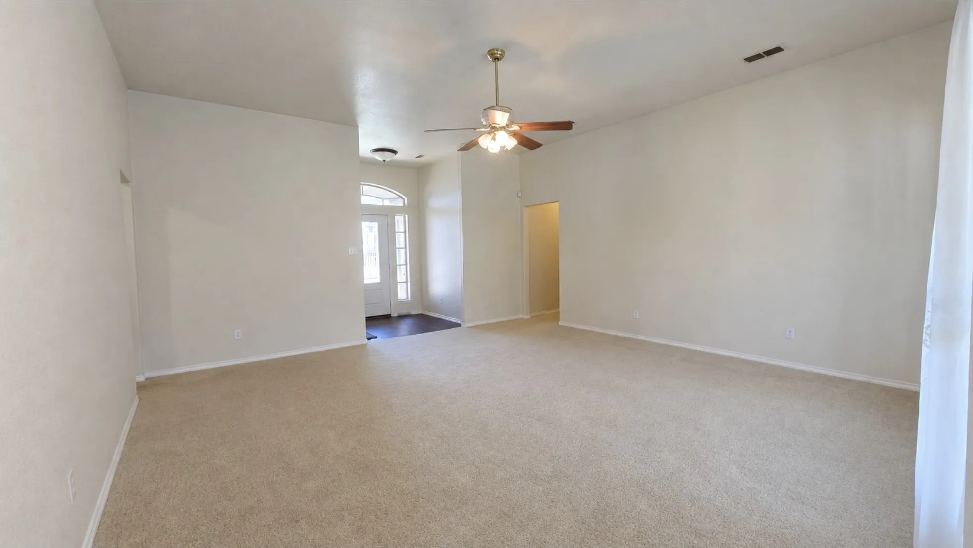 Single Family Residence For Sale in Taylor County , 1645 Colony Hill Road, Abilene, Texas 79602, 3 Bedroom, 3 Bathroom, 2 Garage spaces, 2,544 Sqft, built in 2004, mls#21360514, Real Estate Agent in Abilene, Homes For Sale in Taylor county, Homes For Sale in Abilene, Realtor in Abilene Texas, Real Estate Brokerage Independent Realty Texas, Luminita Cordes Realtor