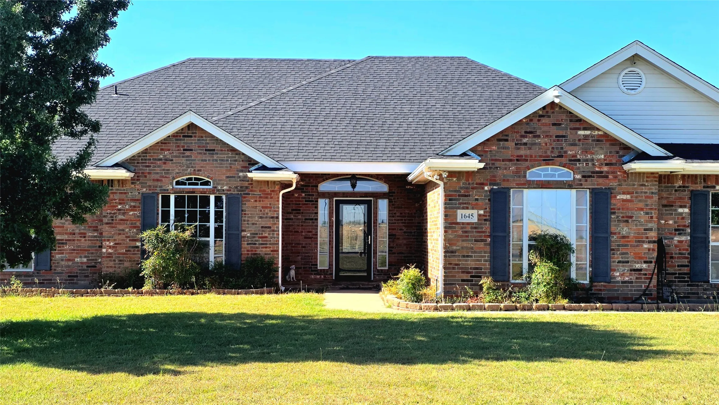 Single Family Residence For Sale in Taylor County , 1645 Colony Hill Road, Abilene, Texas 79602, 3 Bedroom, 3 Bathroom, 2 Garage spaces, 2,544 Sqft, built in 2004, mls#21360514, Real Estate Agent in Abilene, Homes For Sale in Taylor county, Homes For Sale in Abilene, Realtor in Abilene Texas, Real Estate Brokerage Independent Realty Texas, Luminita Cordes Realtor