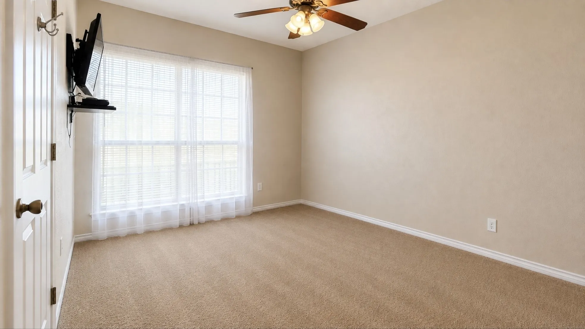 Single Family Residence For Sale in Taylor County , 1645 Colony Hill Road, Abilene, Texas 79602, 3 Bedroom, 3 Bathroom, 2 Garage spaces, 2,544 Sqft, built in 2004, mls#21360514, Real Estate Agent in Abilene, Homes For Sale in Taylor county, Homes For Sale in Abilene, Realtor in Abilene Texas, Real Estate Brokerage Independent Realty Texas, Luminita Cordes Realtor