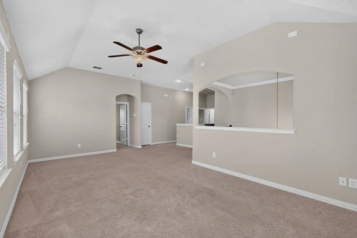 Single Family Residence For Rent in Denton County , 11621 Parade Drive, Frisco, Texas 75036, 4 Bedroom, 4 Bathroom, 2 Garage spaces, 2,704 Sqft, built in 2014, mls#21366996, Real Estate Agent in Frisco, Homes For Rent in Denton county, Homes For Rent in Frisco, Realtor in Frisco Texas, Real Estate Brokerage Independent Realty Texas, Luminita Cordes Realtor