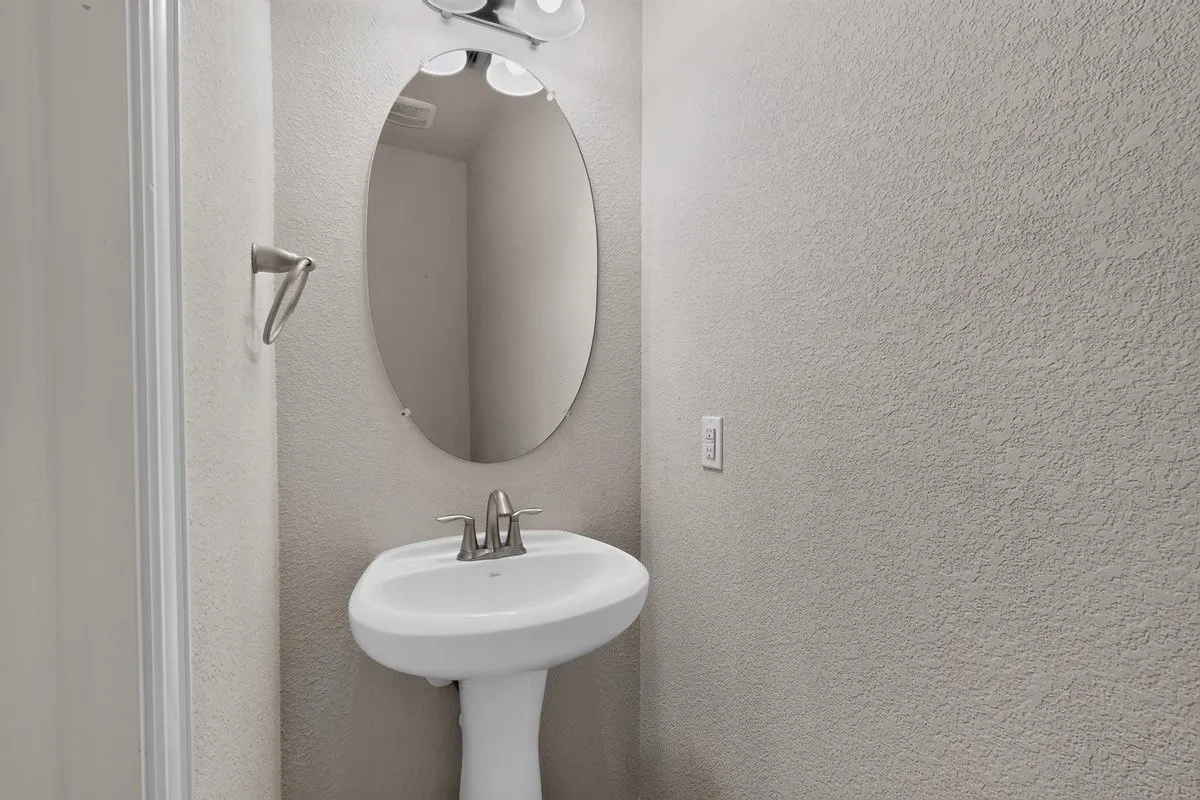 Single Family Residence For Rent in Denton County , 11621 Parade Drive, Frisco, Texas 75036, 4 Bedroom, 4 Bathroom, 2 Garage spaces, 2,704 Sqft, built in 2014, mls#21366996, Real Estate Agent in Frisco, Homes For Rent in Denton county, Homes For Rent in Frisco, Realtor in Frisco Texas, Real Estate Brokerage Independent Realty Texas, Luminita Cordes Realtor