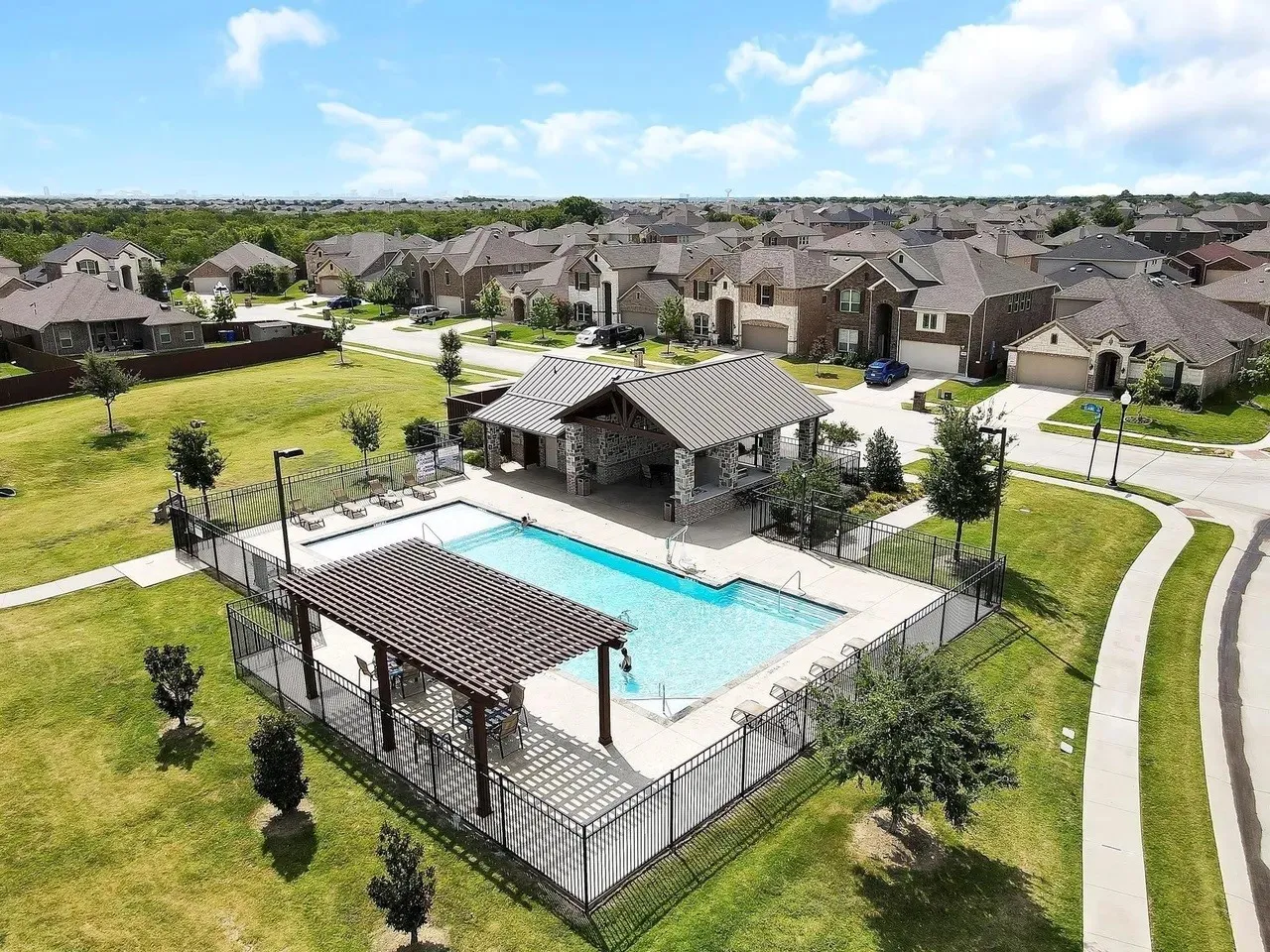 Single Family Residence For Rent in Denton County , 11621 Parade Drive, Frisco, Texas 75036, 4 Bedroom, 4 Bathroom, 2 Garage spaces, 2,704 Sqft, built in 2014, mls#21366996, Real Estate Agent in Frisco, Homes For Rent in Denton county, Homes For Rent in Frisco, Realtor in Frisco Texas, Real Estate Brokerage Independent Realty Texas, Luminita Cordes Realtor