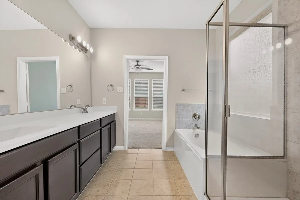 Single Family Residence For Rent in Denton County , 11621 Parade Drive, Frisco, Texas 75036, 4 Bedroom, 4 Bathroom, 2 Garage spaces, 2,704 Sqft, built in 2014, mls#21366996, Real Estate Agent in Frisco, Homes For Rent in Denton county, Homes For Rent in Frisco, Realtor in Frisco Texas, Real Estate Brokerage Independent Realty Texas, Luminita Cordes Realtor