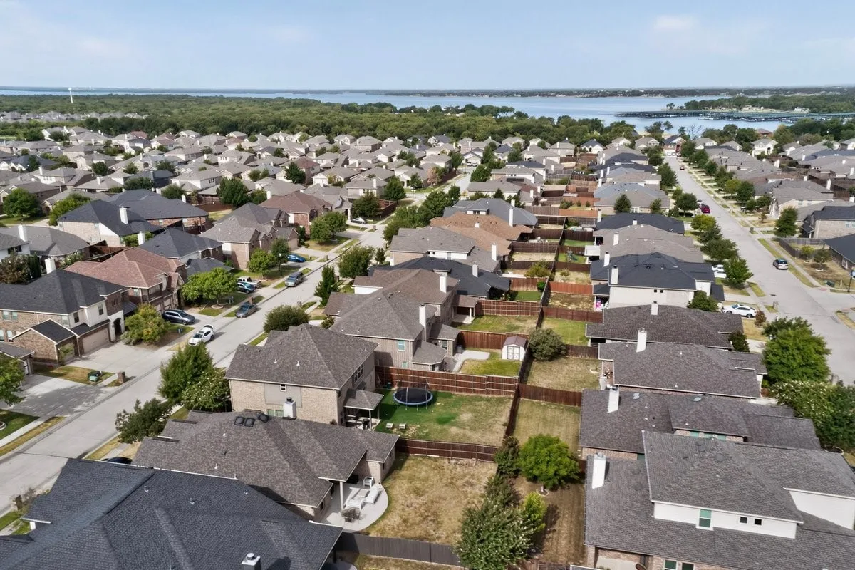 Single Family Residence For Rent in Denton County , 11621 Parade Drive, Frisco, Texas 75036, 4 Bedroom, 4 Bathroom, 2 Garage spaces, 2,704 Sqft, built in 2014, mls#21366996, Real Estate Agent in Frisco, Homes For Rent in Denton county, Homes For Rent in Frisco, Realtor in Frisco Texas, Real Estate Brokerage Independent Realty Texas, Luminita Cordes Realtor