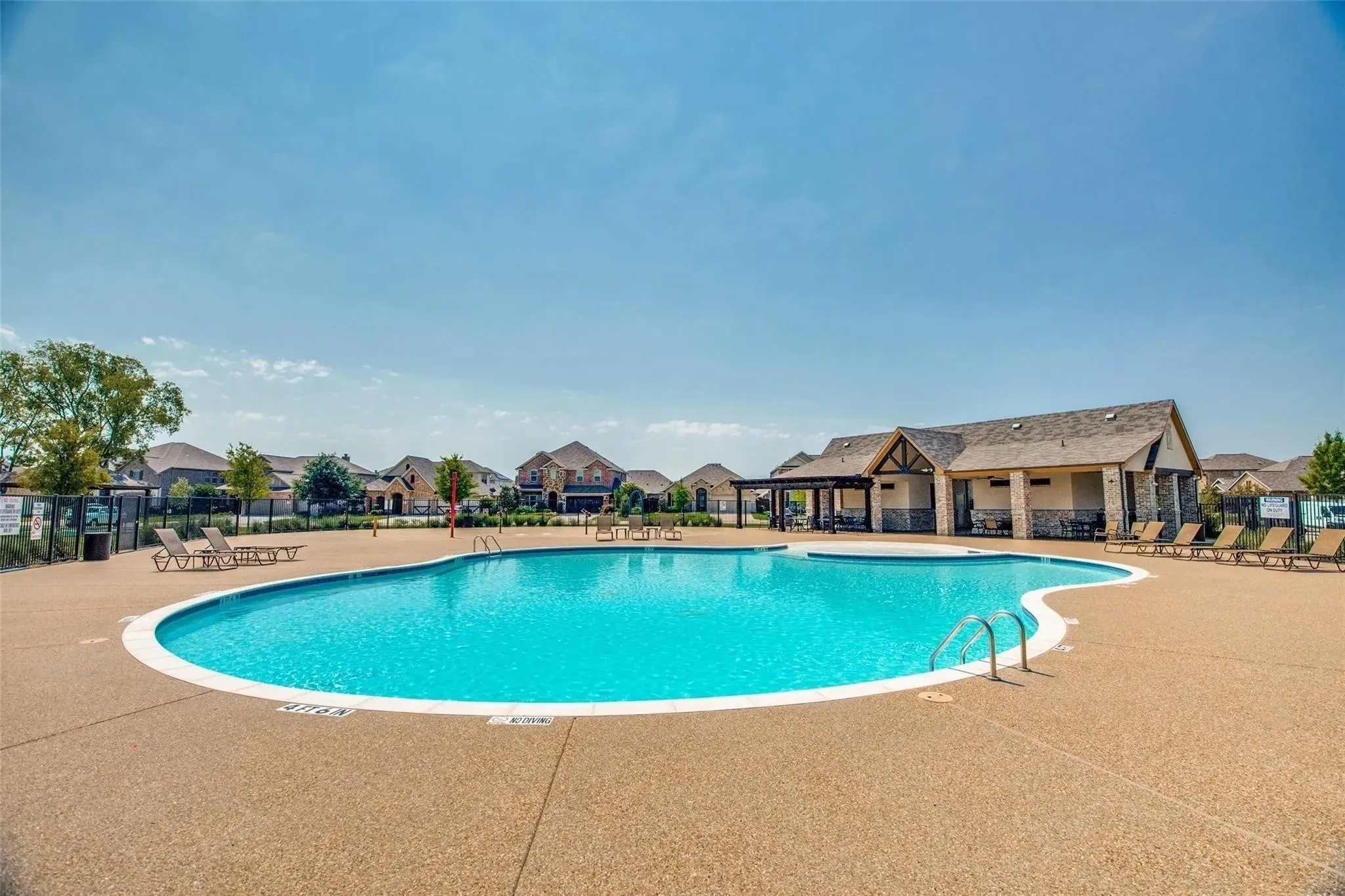 Single Family Residence For Rent in Denton County , 11621 Parade Drive, Frisco, Texas 75036, 4 Bedroom, 4 Bathroom, 2 Garage spaces, 2,704 Sqft, built in 2014, mls#21366996, Real Estate Agent in Frisco, Homes For Rent in Denton county, Homes For Rent in Frisco, Realtor in Frisco Texas, Real Estate Brokerage Independent Realty Texas, Luminita Cordes Realtor