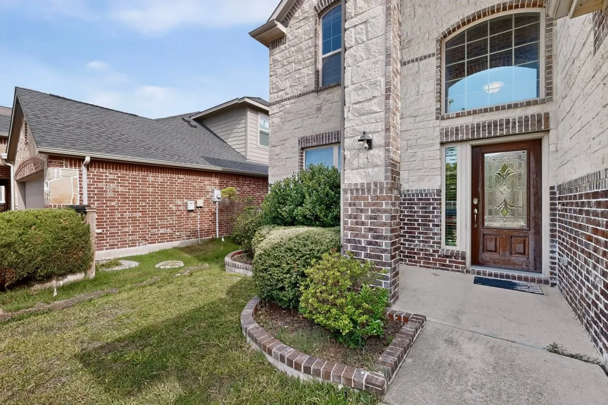 Single Family Residence For Rent in Denton County , 11621 Parade Drive, Frisco, Texas 75036, 4 Bedroom, 4 Bathroom, 2 Garage spaces, 2,704 Sqft, built in 2014, mls#21366996, Real Estate Agent in Frisco, Homes For Rent in Denton county, Homes For Rent in Frisco, Realtor in Frisco Texas, Real Estate Brokerage Independent Realty Texas, Luminita Cordes Realtor