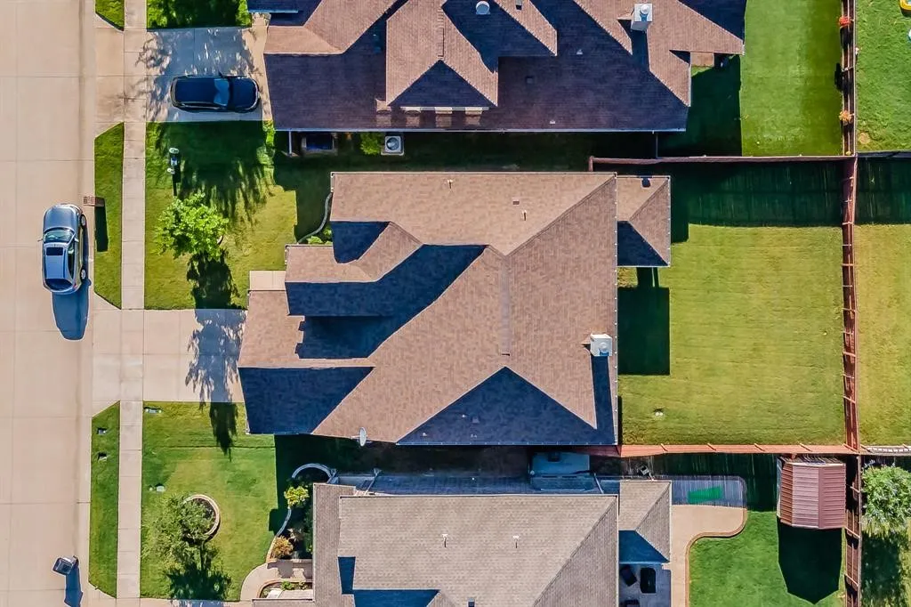 Single Family Residence For Rent in Denton County , 11621 Parade Drive, Frisco, Texas 75036, 4 Bedroom, 4 Bathroom, 2 Garage spaces, 2,704 Sqft, built in 2014, mls#21366996, Real Estate Agent in Frisco, Homes For Rent in Denton county, Homes For Rent in Frisco, Realtor in Frisco Texas, Real Estate Brokerage Independent Realty Texas, Luminita Cordes Realtor