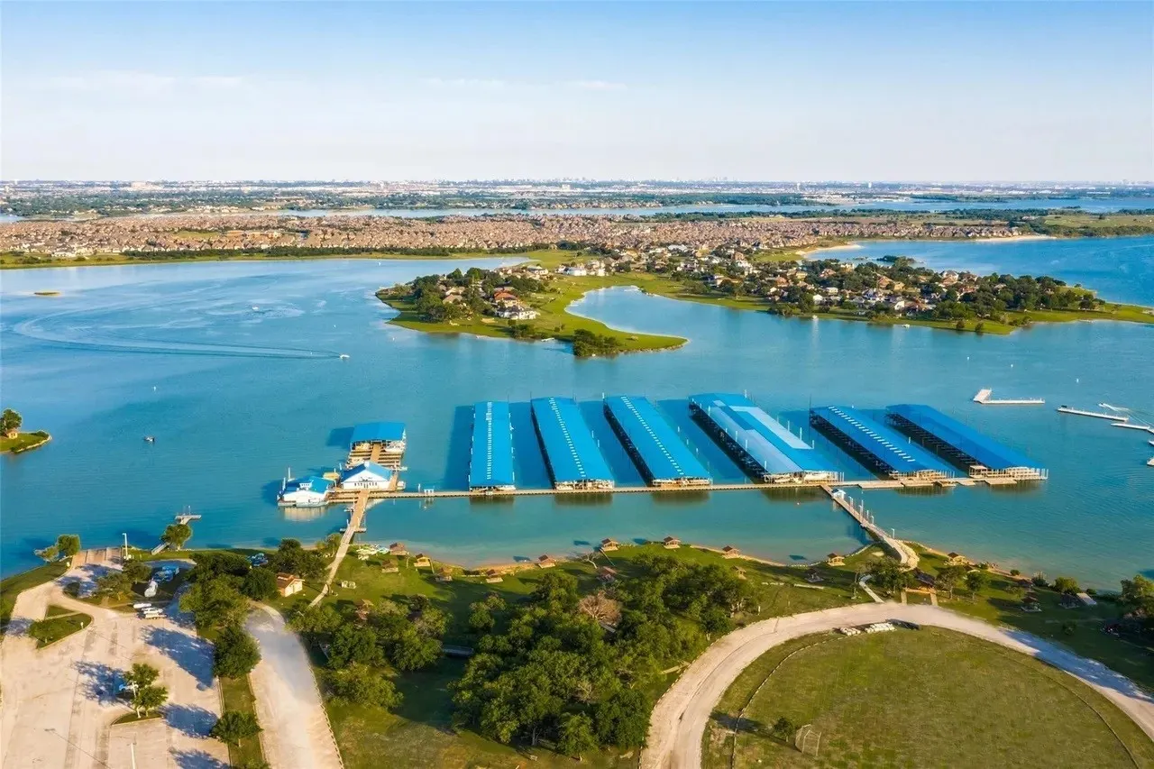 Single Family Residence For Rent in Denton County , 11621 Parade Drive, Frisco, Texas 75036, 4 Bedroom, 4 Bathroom, 2 Garage spaces, 2,704 Sqft, built in 2014, mls#21366996, Real Estate Agent in Frisco, Homes For Rent in Denton county, Homes For Rent in Frisco, Realtor in Frisco Texas, Real Estate Brokerage Independent Realty Texas, Luminita Cordes Realtor