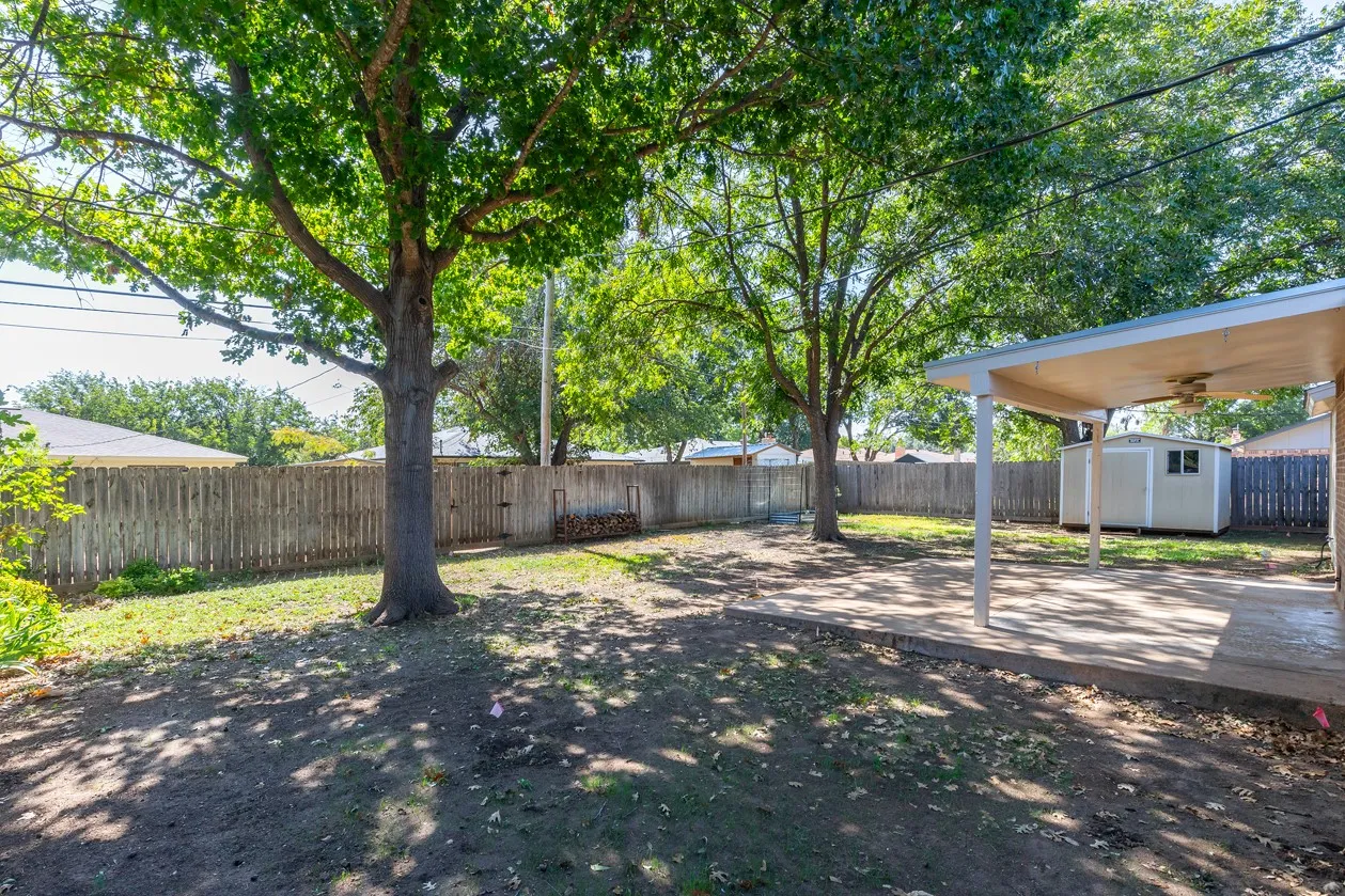 Single Family Residence For Sale in Taylor County , 4649 Carrie Ann Lane, Abilene, Texas 79606, 3 Bedroom, 2 Bathroom, 2 Garage spaces, 1,636 Sqft, built in 1977, mls#21366827, Real Estate Agent in Abilene, Homes For Sale in Taylor county, Homes For Sale in Abilene, Realtor in Abilene Texas, Real Estate Brokerage Independent Realty Texas, Luminita Cordes Realtor