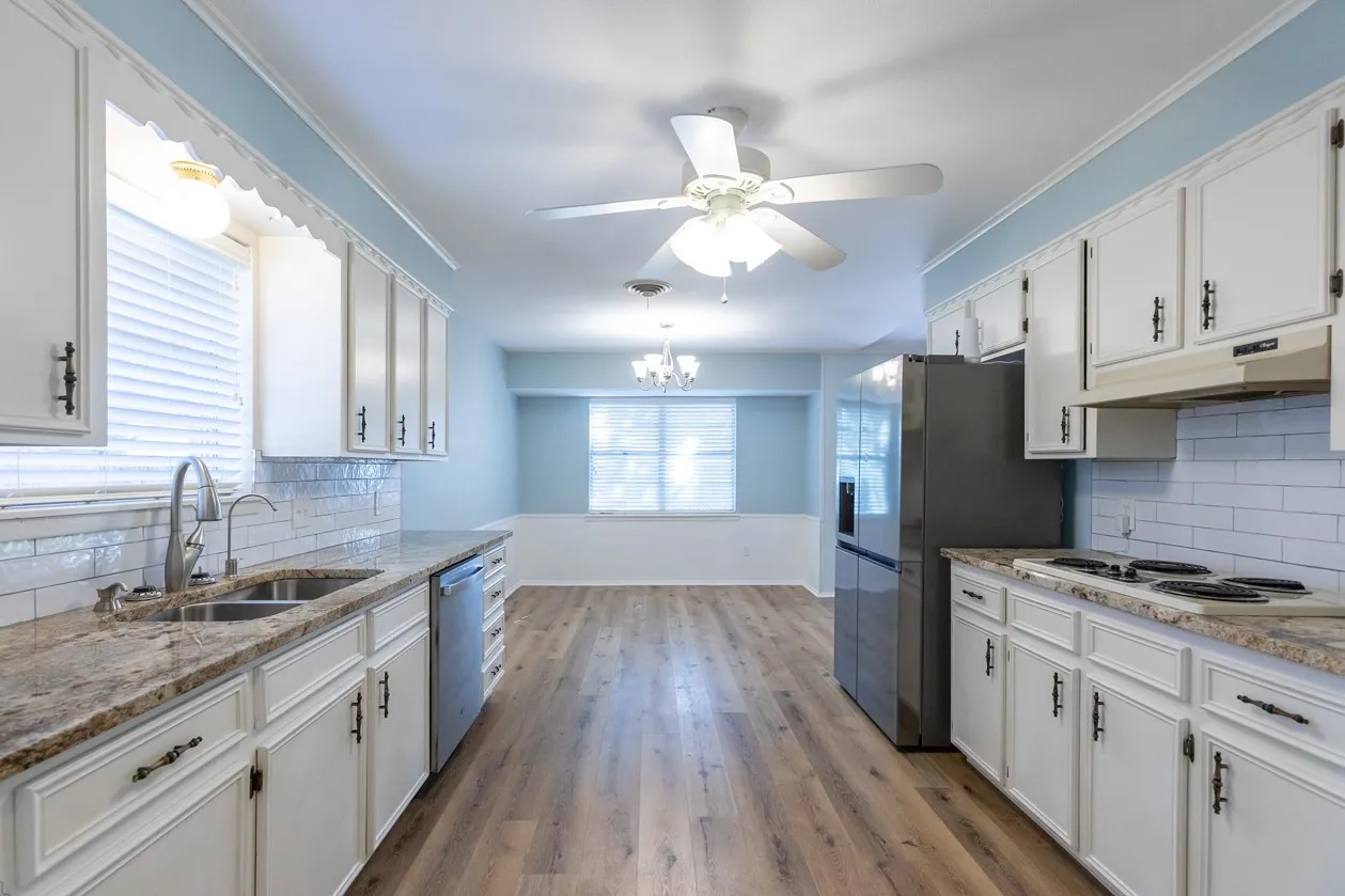 Single Family Residence For Sale in Taylor County , 4649 Carrie Ann Lane, Abilene, Texas 79606, 3 Bedroom, 2 Bathroom, 2 Garage spaces, 1,636 Sqft, built in 1977, mls#21366827, Real Estate Agent in Abilene, Homes For Sale in Taylor county, Homes For Sale in Abilene, Realtor in Abilene Texas, Real Estate Brokerage Independent Realty Texas, Luminita Cordes Realtor