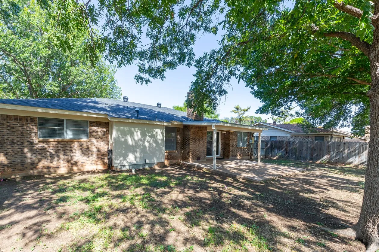 Single Family Residence For Sale in Taylor County , 4649 Carrie Ann Lane, Abilene, Texas 79606, 3 Bedroom, 2 Bathroom, 2 Garage spaces, 1,636 Sqft, built in 1977, mls#21366827, Real Estate Agent in Abilene, Homes For Sale in Taylor county, Homes For Sale in Abilene, Realtor in Abilene Texas, Real Estate Brokerage Independent Realty Texas, Luminita Cordes Realtor