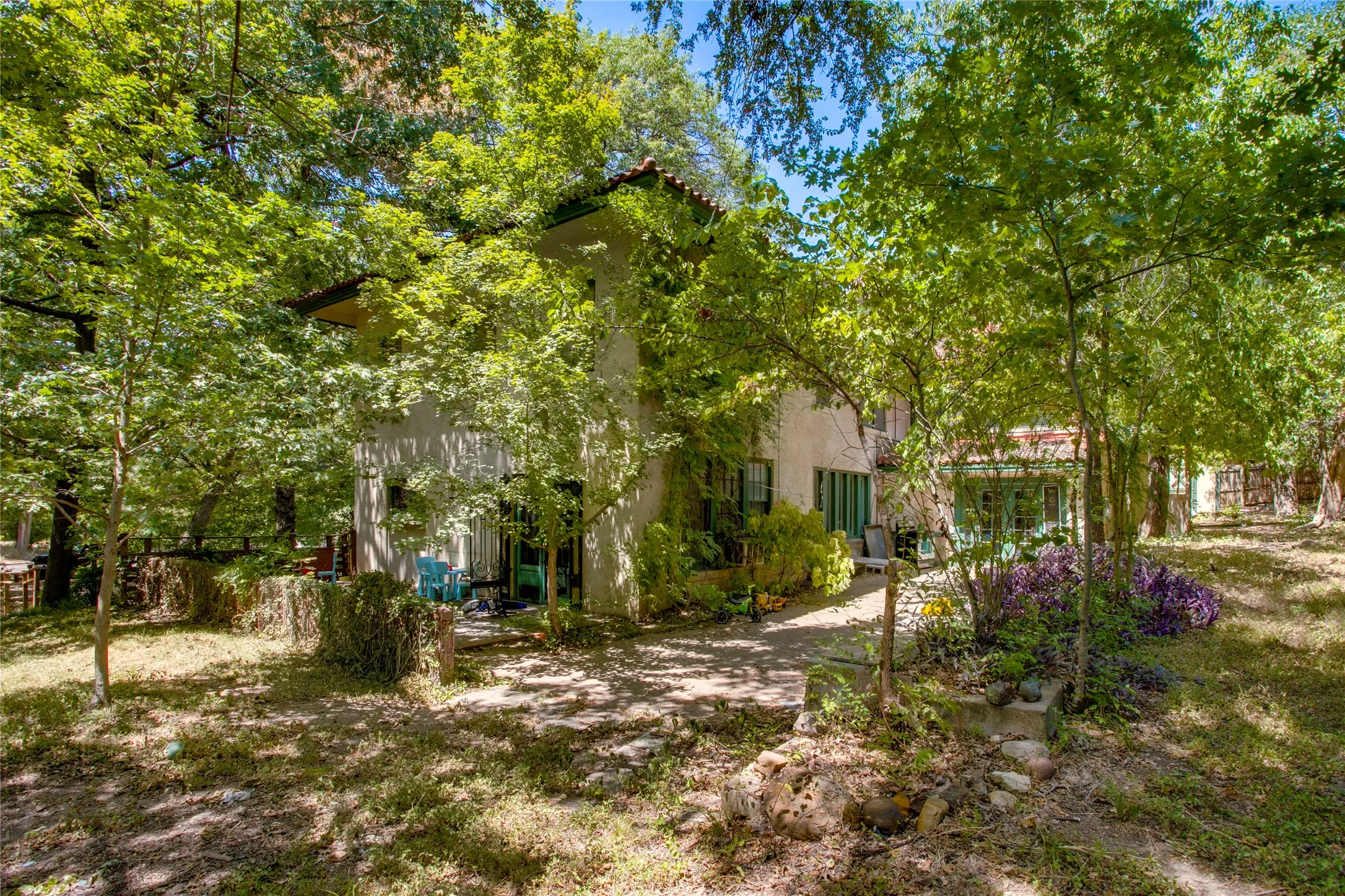 Single Family Residence For Sale in Dallas County , 514 S Ravinia Drive, Dallas, Texas 75211, 3 Bedroom, 3 Bathroom, Garage spaces, 3,674 Sqft, built in 1924, mls#21366529, Real Estate Agent in Dallas, Homes For Sale in Dallas county, Homes For Sale in Dallas, Realtor in Dallas Texas, Real Estate Brokerage Independent Realty Texas, Luminita Cordes Realtor