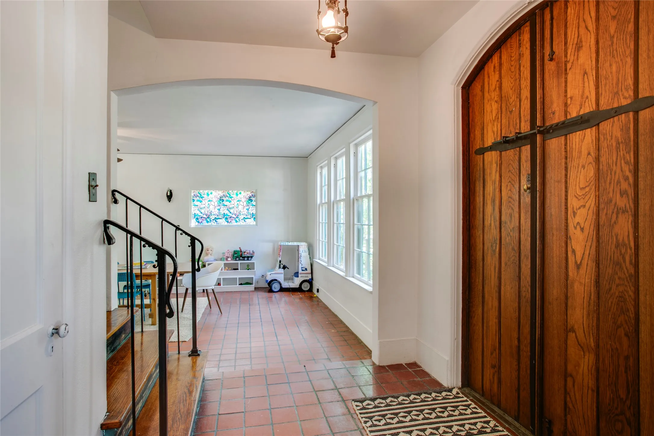 Single Family Residence For Sale in Dallas County , 514 S Ravinia Drive, Dallas, Texas 75211, 3 Bedroom, 3 Bathroom, Garage spaces, 3,674 Sqft, built in 1924, mls#21366529, Real Estate Agent in Dallas, Homes For Sale in Dallas county, Homes For Sale in Dallas, Realtor in Dallas Texas, Real Estate Brokerage Independent Realty Texas, Luminita Cordes Realtor