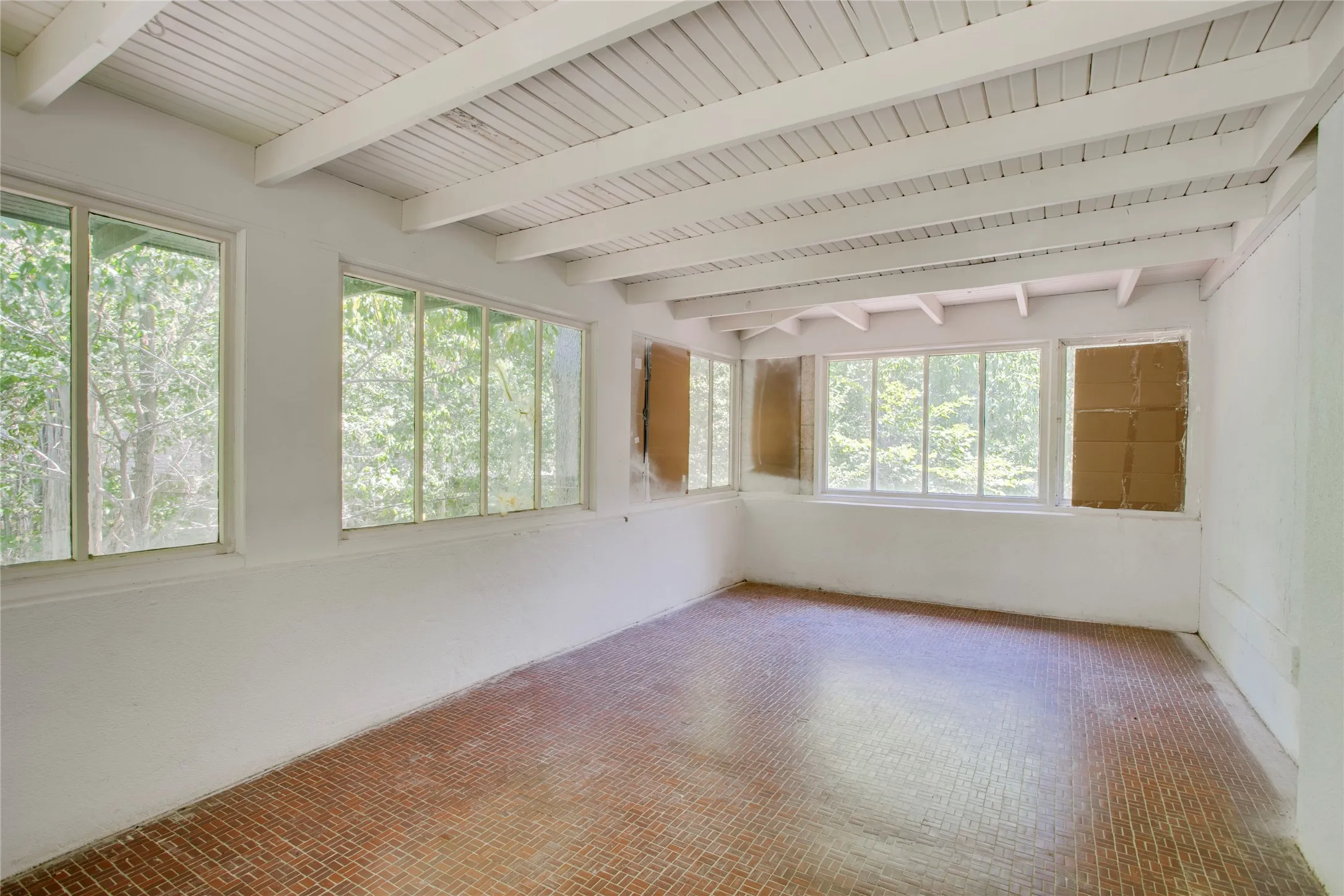 Single Family Residence For Sale in Dallas County , 514 S Ravinia Drive, Dallas, Texas 75211, 3 Bedroom, 3 Bathroom, Garage spaces, 3,674 Sqft, built in 1924, mls#21366529, Real Estate Agent in Dallas, Homes For Sale in Dallas county, Homes For Sale in Dallas, Realtor in Dallas Texas, Real Estate Brokerage Independent Realty Texas, Luminita Cordes Realtor