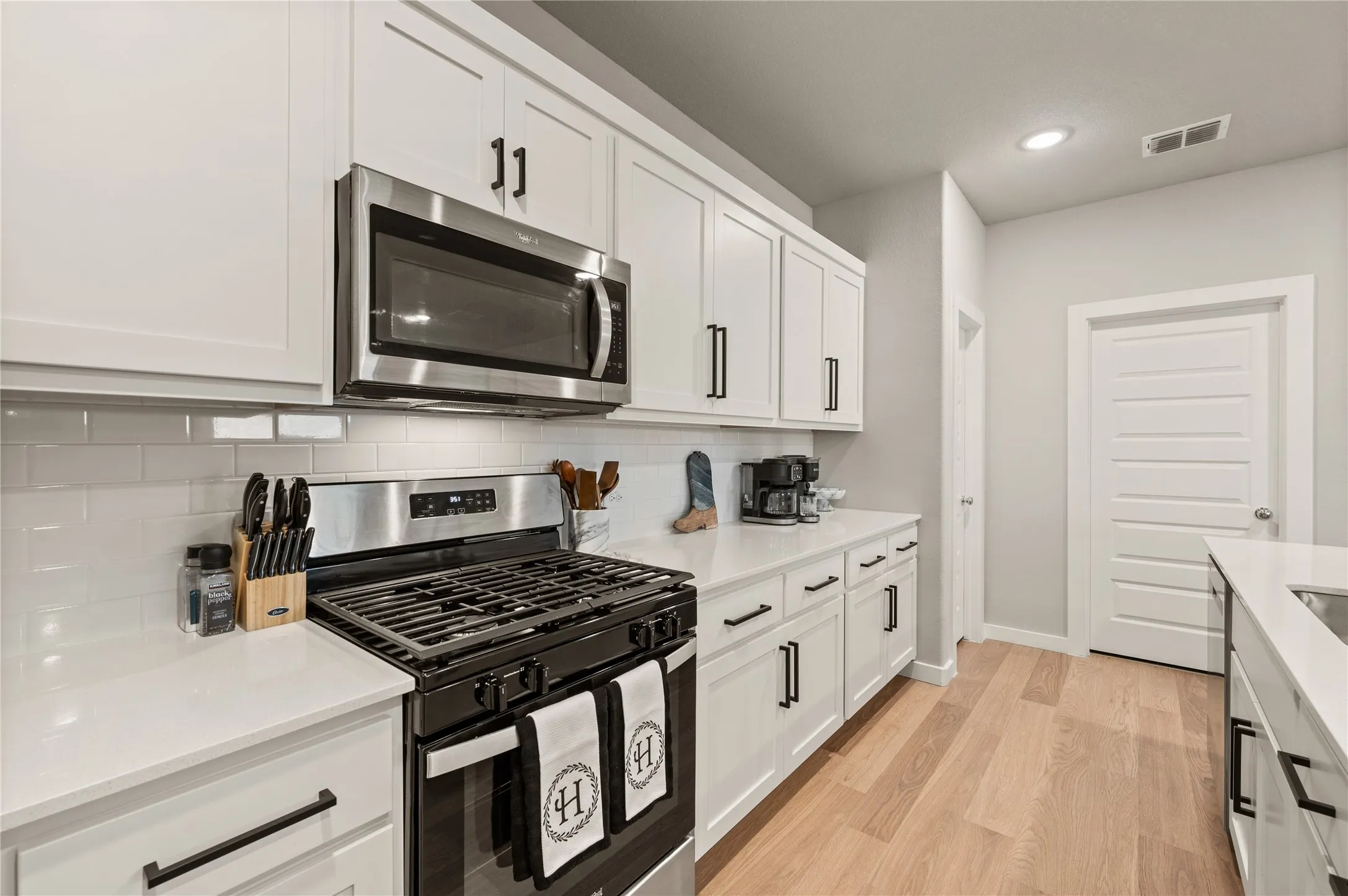 Single Family Residence For Sale in Denton County , 14733 Desert Door Drive, Fort Worth, Texas 76052, 4 Bedroom, 3 Bathroom, 2 Garage spaces, 2,168 Sqft, built in 2024, mls#21364653, Real Estate Agent in Fort Worth, Homes For Sale in Denton county, Homes For Sale in Fort Worth, Realtor in Fort Worth Texas, Real Estate Brokerage Independent Realty Texas, Luminita Cordes Realtor