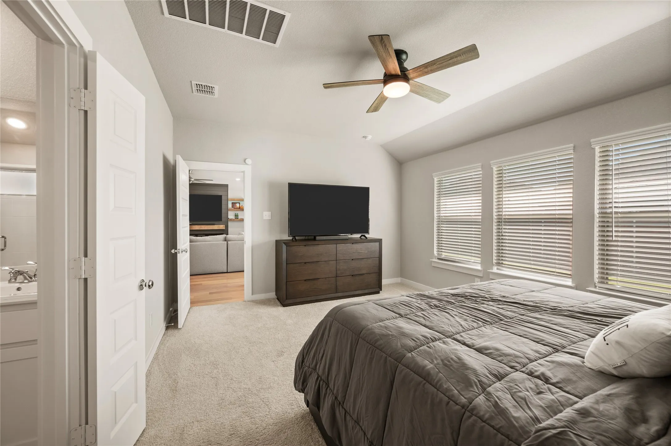 Single Family Residence For Sale in Denton County , 14733 Desert Door Drive, Fort Worth, Texas 76052, 4 Bedroom, 3 Bathroom, 2 Garage spaces, 2,168 Sqft, built in 2024, mls#21364653, Real Estate Agent in Fort Worth, Homes For Sale in Denton county, Homes For Sale in Fort Worth, Realtor in Fort Worth Texas, Real Estate Brokerage Independent Realty Texas, Luminita Cordes Realtor