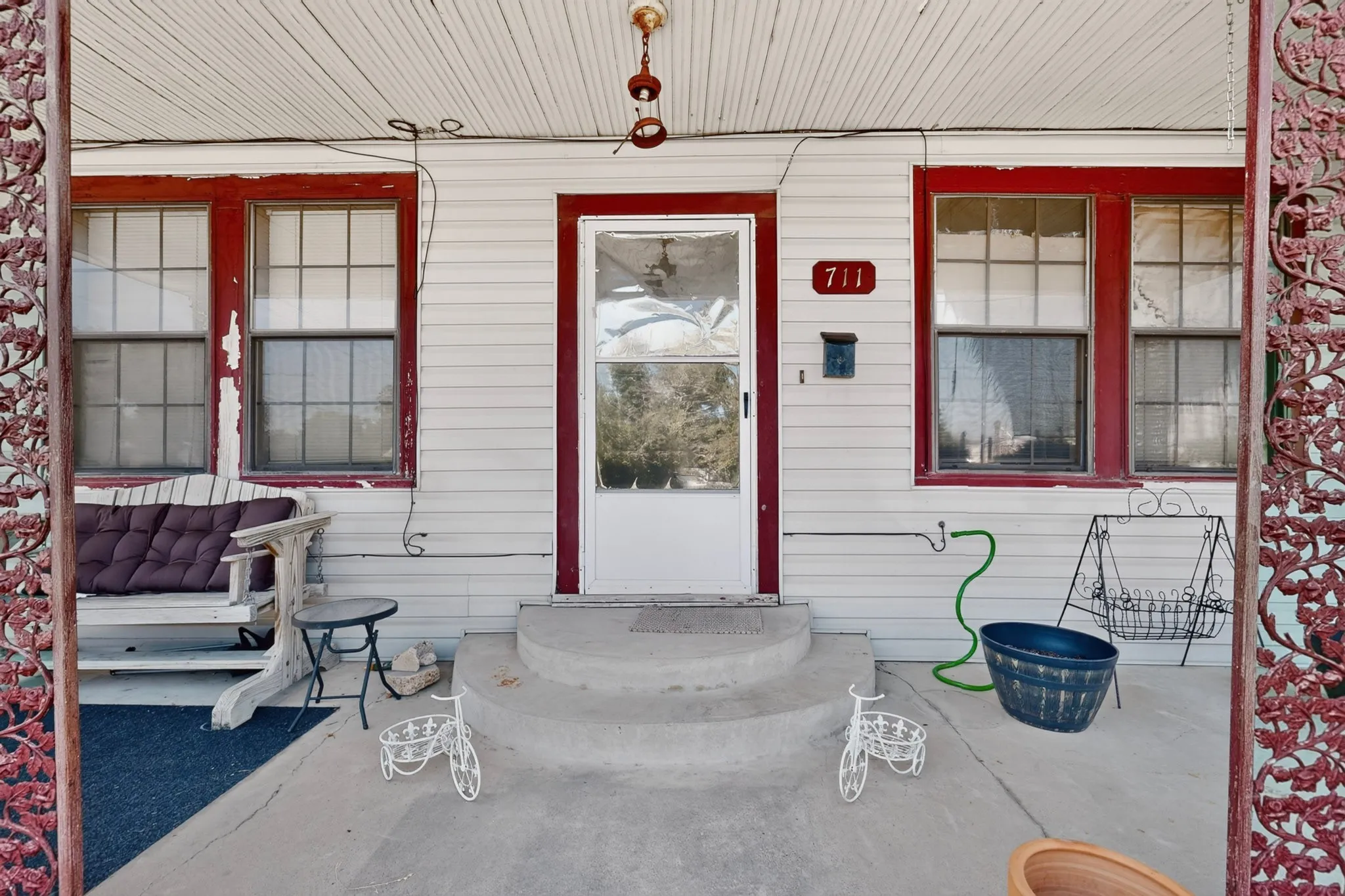 Single Family Residence For Sale in Navarro County , 711 Mlk Boulevard, Corsicana, Texas 75110, 3 Bedroom, 1 Bathroom, Garage spaces, 1,928 Sqft, built in 1950, mls#21366991, Real Estate Agent in Corsicana, Homes For Sale in Navarro county, Homes For Sale in Corsicana, Realtor in Corsicana Texas, Real Estate Brokerage Independent Realty Texas, Luminita Cordes Realtor