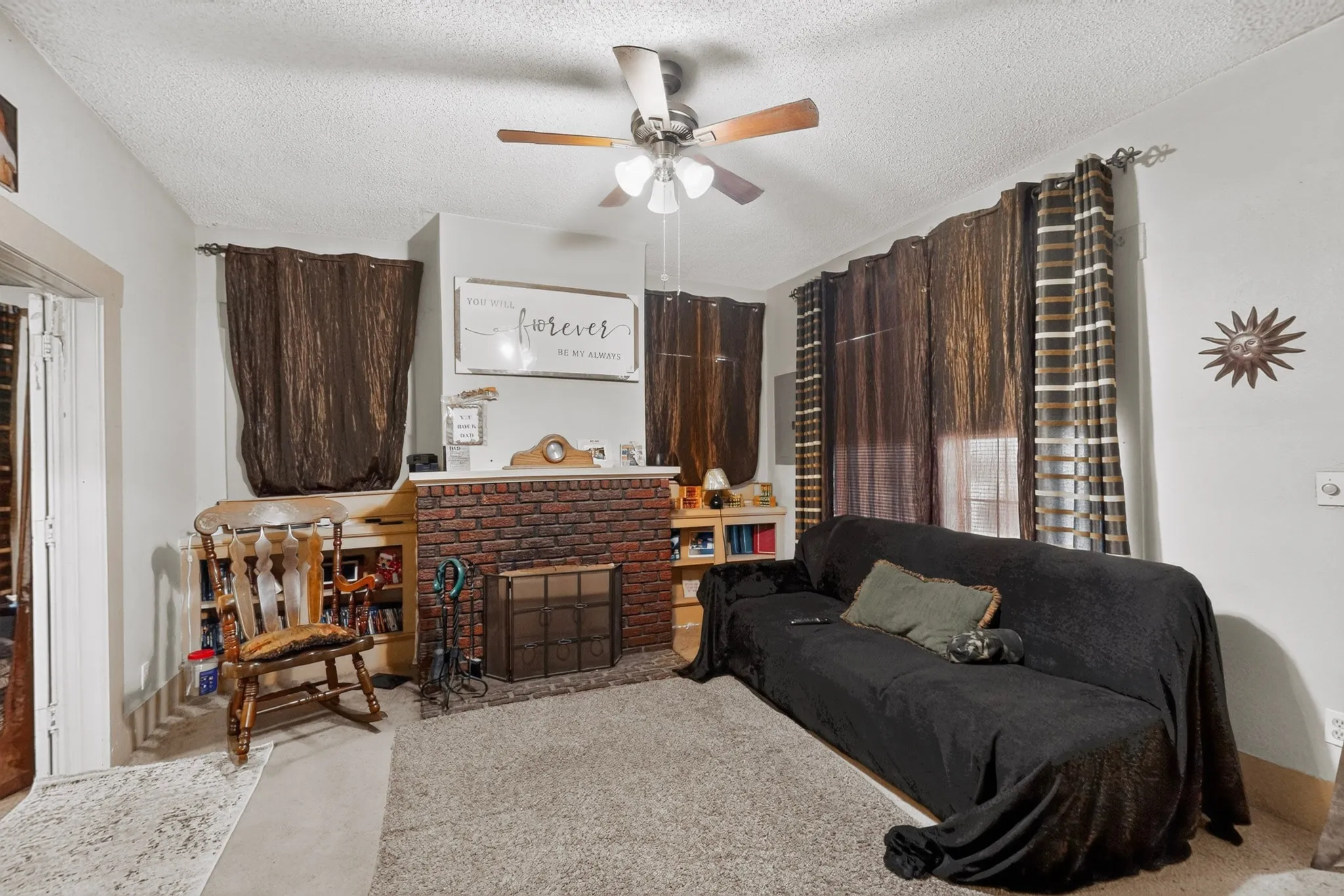 Single Family Residence For Sale in Navarro County , 711 Mlk Boulevard, Corsicana, Texas 75110, 3 Bedroom, 1 Bathroom, Garage spaces, 1,928 Sqft, built in 1950, mls#21366991, Real Estate Agent in Corsicana, Homes For Sale in Navarro county, Homes For Sale in Corsicana, Realtor in Corsicana Texas, Real Estate Brokerage Independent Realty Texas, Luminita Cordes Realtor