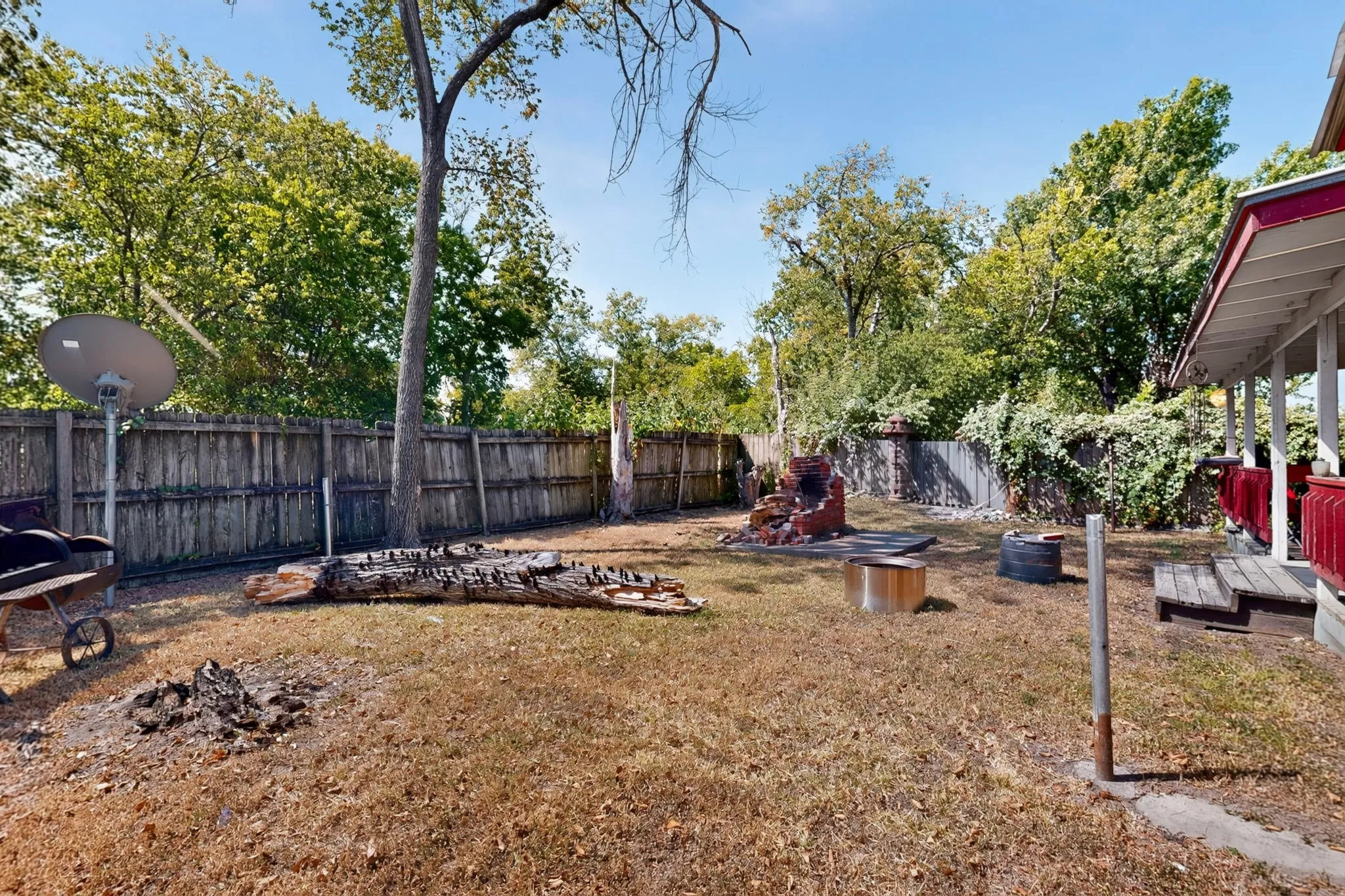 Single Family Residence For Sale in Navarro County , 711 Mlk Boulevard, Corsicana, Texas 75110, 3 Bedroom, 1 Bathroom, Garage spaces, 1,928 Sqft, built in 1950, mls#21366991, Real Estate Agent in Corsicana, Homes For Sale in Navarro county, Homes For Sale in Corsicana, Realtor in Corsicana Texas, Real Estate Brokerage Independent Realty Texas, Luminita Cordes Realtor