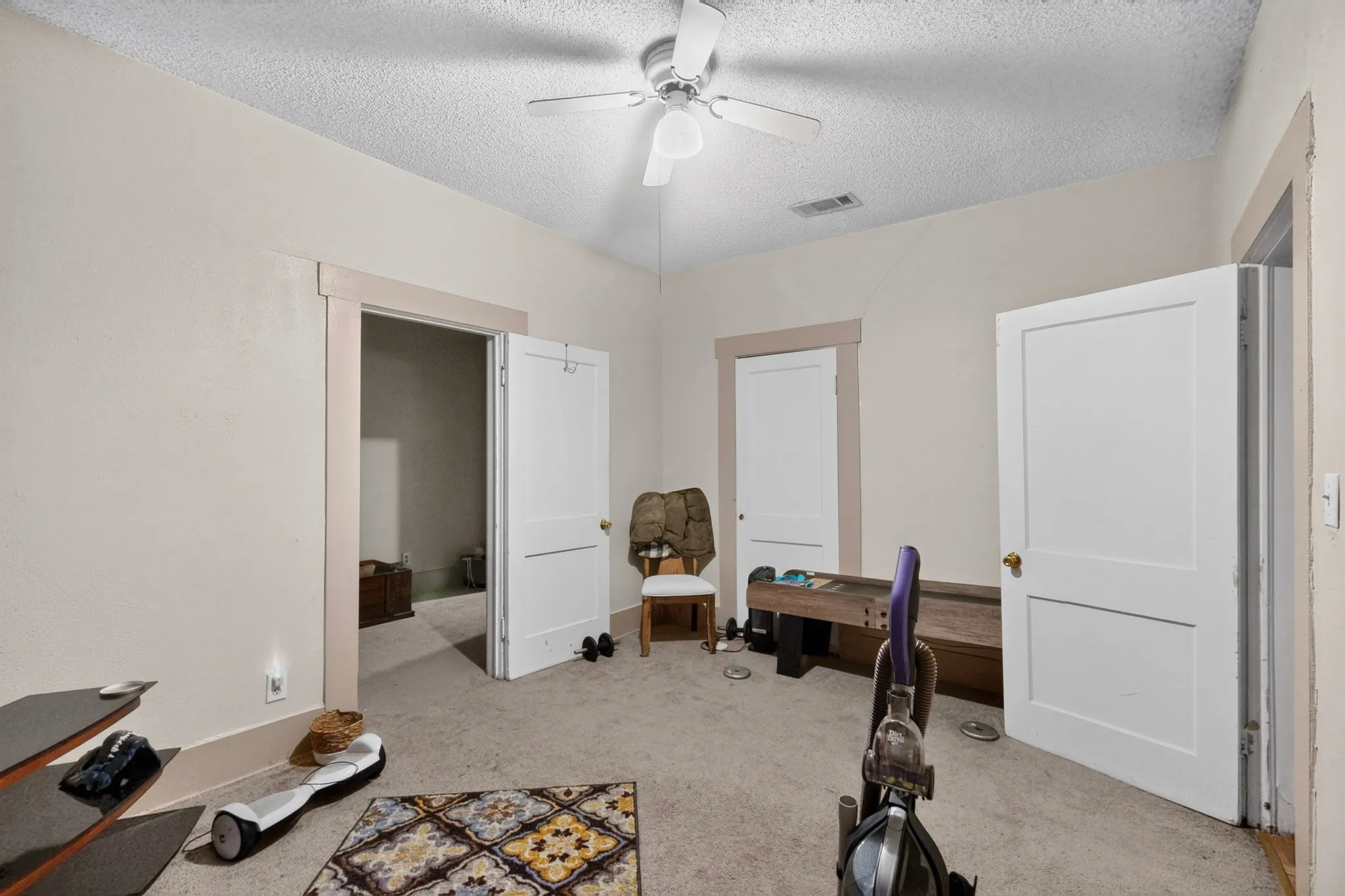 Single Family Residence For Sale in Navarro County , 711 Mlk Boulevard, Corsicana, Texas 75110, 3 Bedroom, 1 Bathroom, Garage spaces, 1,928 Sqft, built in 1950, mls#21366991, Real Estate Agent in Corsicana, Homes For Sale in Navarro county, Homes For Sale in Corsicana, Realtor in Corsicana Texas, Real Estate Brokerage Independent Realty Texas, Luminita Cordes Realtor