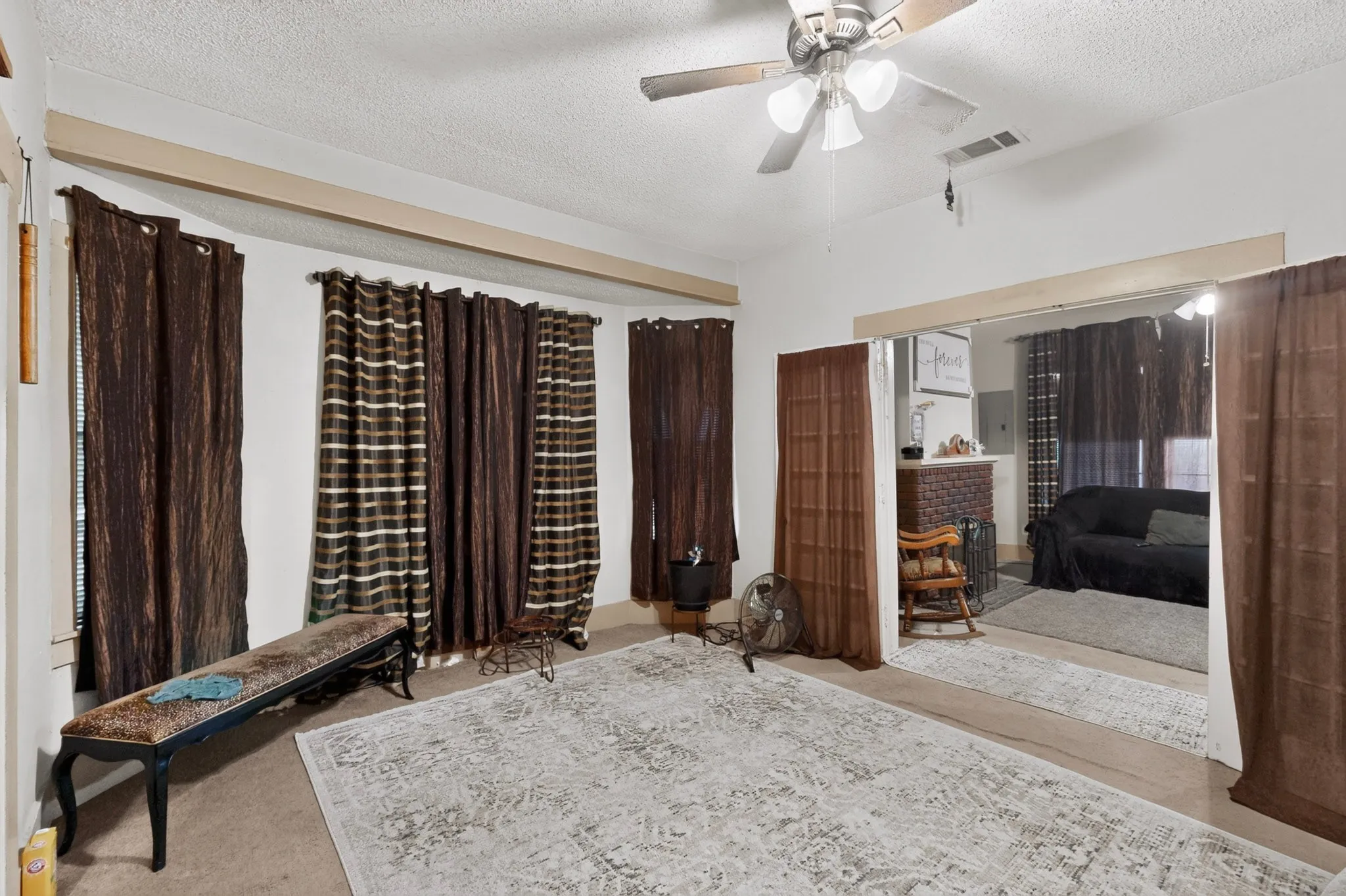 Single Family Residence For Sale in Navarro County , 711 Mlk Boulevard, Corsicana, Texas 75110, 3 Bedroom, 1 Bathroom, Garage spaces, 1,928 Sqft, built in 1950, mls#21366991, Real Estate Agent in Corsicana, Homes For Sale in Navarro county, Homes For Sale in Corsicana, Realtor in Corsicana Texas, Real Estate Brokerage Independent Realty Texas, Luminita Cordes Realtor