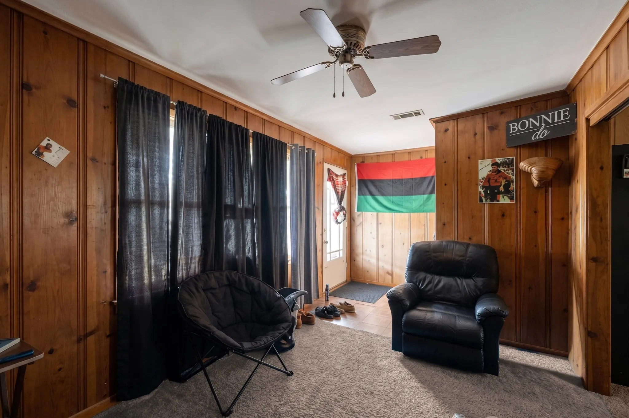 Single Family Residence For Sale in Navarro County , 711 Mlk Boulevard, Corsicana, Texas 75110, 3 Bedroom, 1 Bathroom, Garage spaces, 1,928 Sqft, built in 1950, mls#21366991, Real Estate Agent in Corsicana, Homes For Sale in Navarro county, Homes For Sale in Corsicana, Realtor in Corsicana Texas, Real Estate Brokerage Independent Realty Texas, Luminita Cordes Realtor