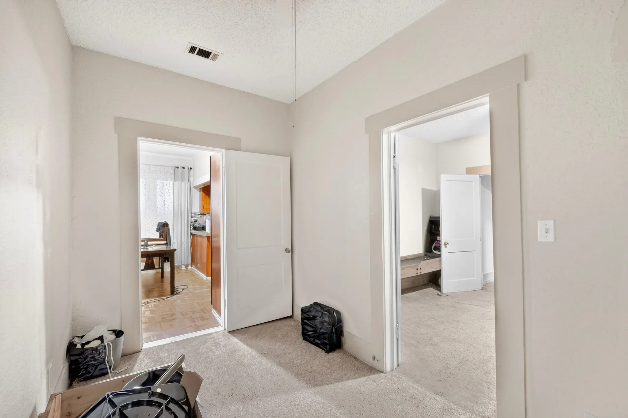 Single Family Residence For Sale in Navarro County , 711 Mlk Boulevard, Corsicana, Texas 75110, 3 Bedroom, 1 Bathroom, Garage spaces, 1,928 Sqft, built in 1950, mls#21366991, Real Estate Agent in Corsicana, Homes For Sale in Navarro county, Homes For Sale in Corsicana, Realtor in Corsicana Texas, Real Estate Brokerage Independent Realty Texas, Luminita Cordes Realtor