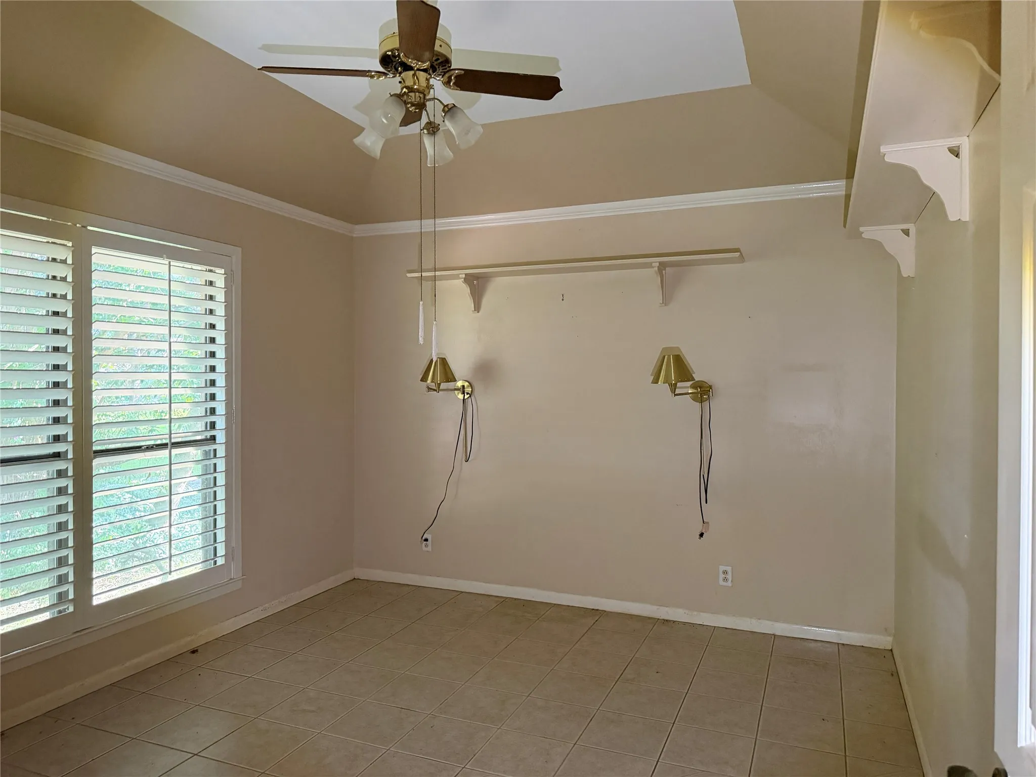 Single Family Residence For Sale in Smith County , 249 N Bay Drive, Bullard, Texas 75757, 3 Bedroom, 3 Bathroom, 2 Garage spaces, 2,283 Sqft, built in 1983, mls#21366999, Real Estate Agent in Bullard, Homes For Sale in Smith county, Homes For Sale in Bullard, Realtor in Bullard Texas, Real Estate Brokerage Independent Realty Texas, Luminita Cordes Realtor