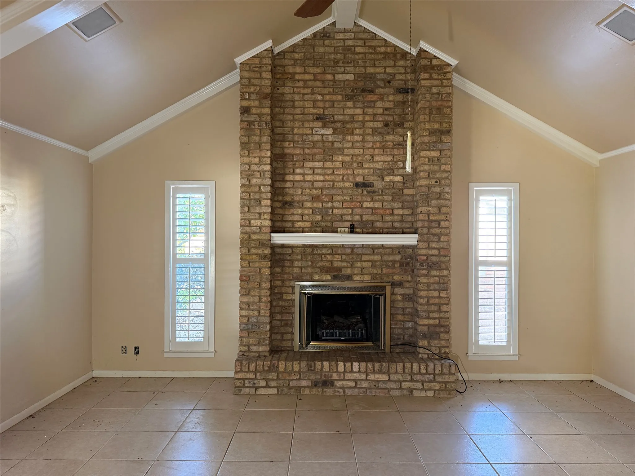 Single Family Residence For Sale in Smith County , 249 N Bay Drive, Bullard, Texas 75757, 3 Bedroom, 3 Bathroom, 2 Garage spaces, 2,283 Sqft, built in 1983, mls#21366999, Real Estate Agent in Bullard, Homes For Sale in Smith county, Homes For Sale in Bullard, Realtor in Bullard Texas, Real Estate Brokerage Independent Realty Texas, Luminita Cordes Realtor